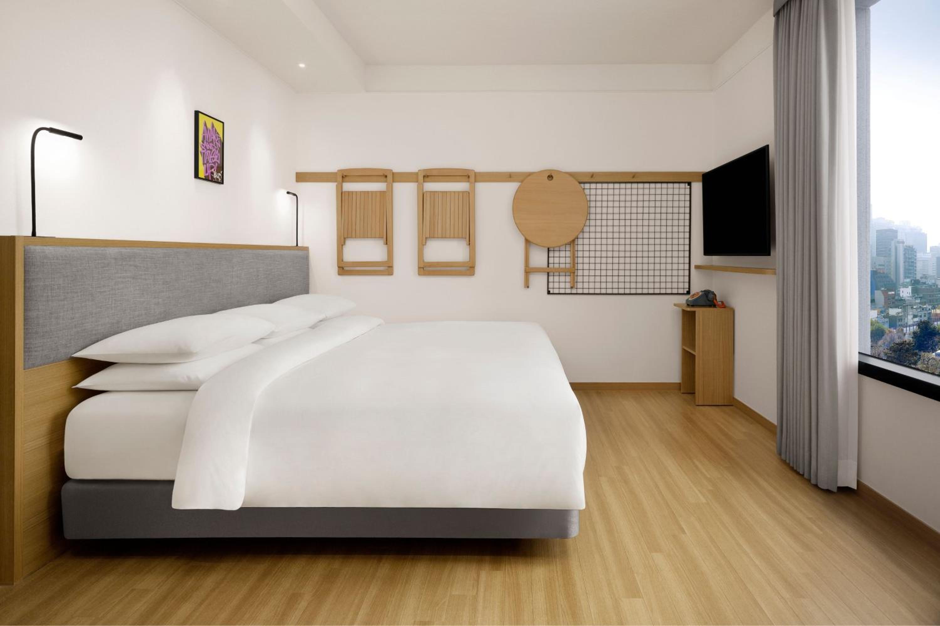 Oversize King Bed Room photo 1