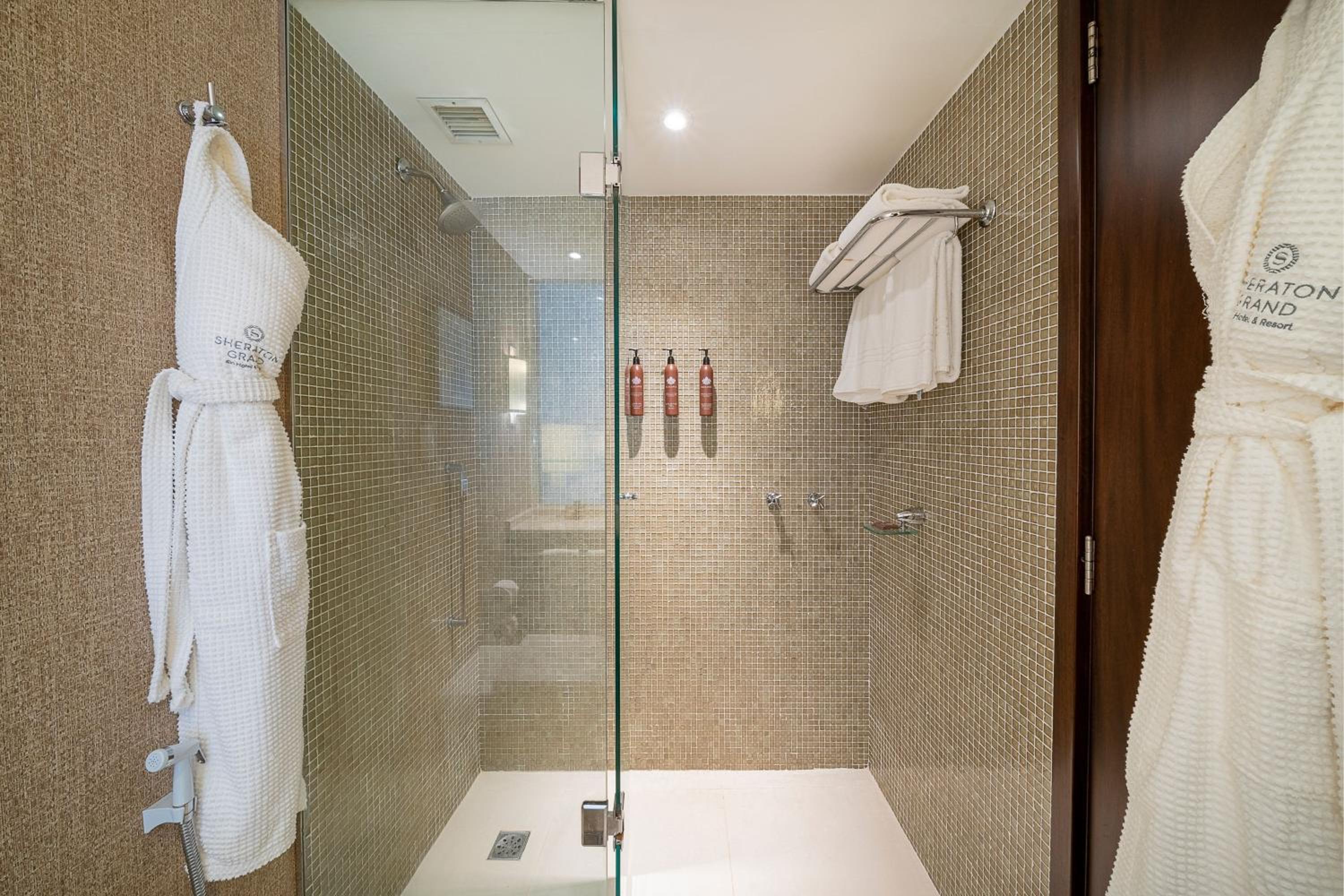 Club King Room, Club level, Guest room, 1 King, High floor