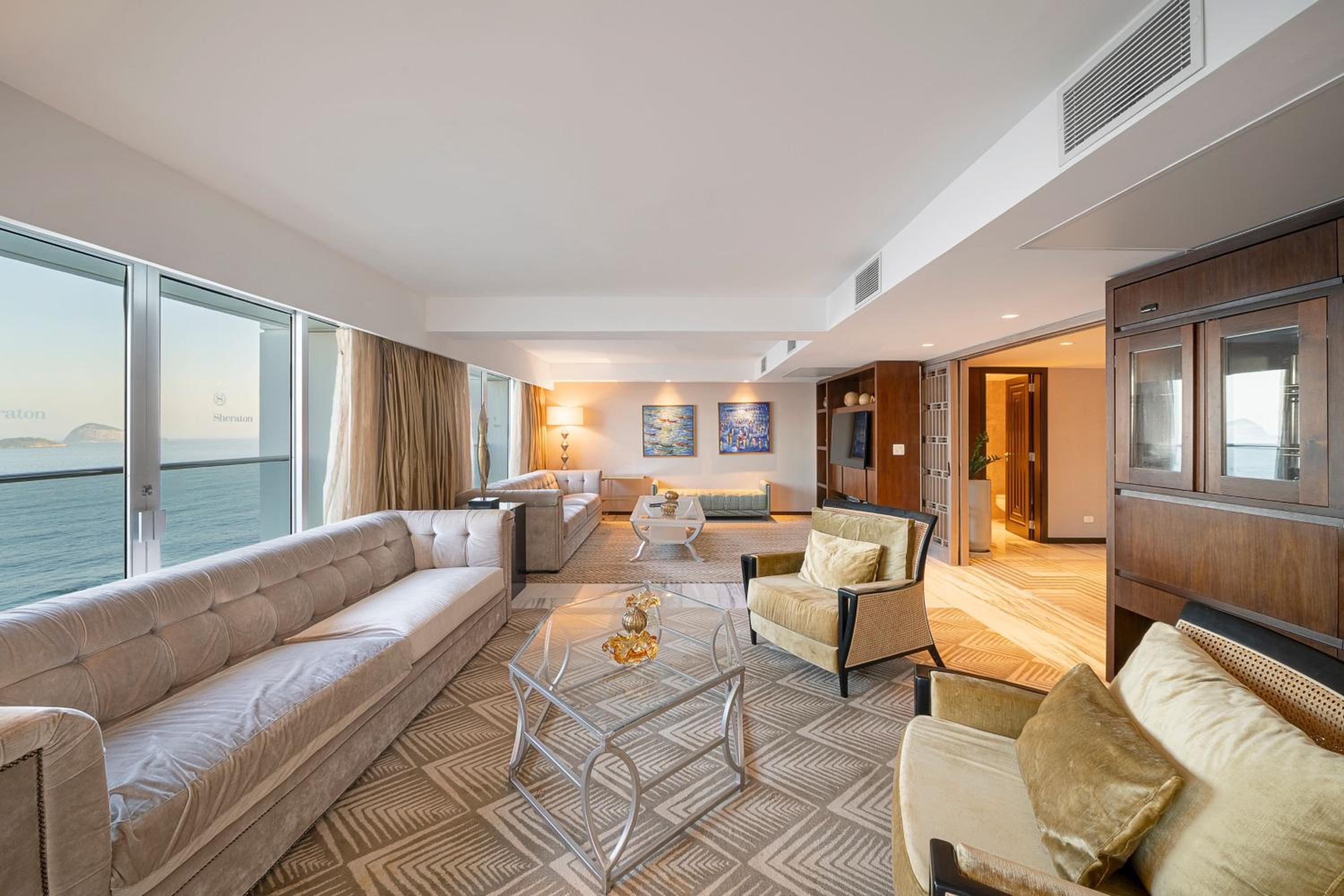 Club lounge access, Presidential Suite, 1 King, Oceanfront