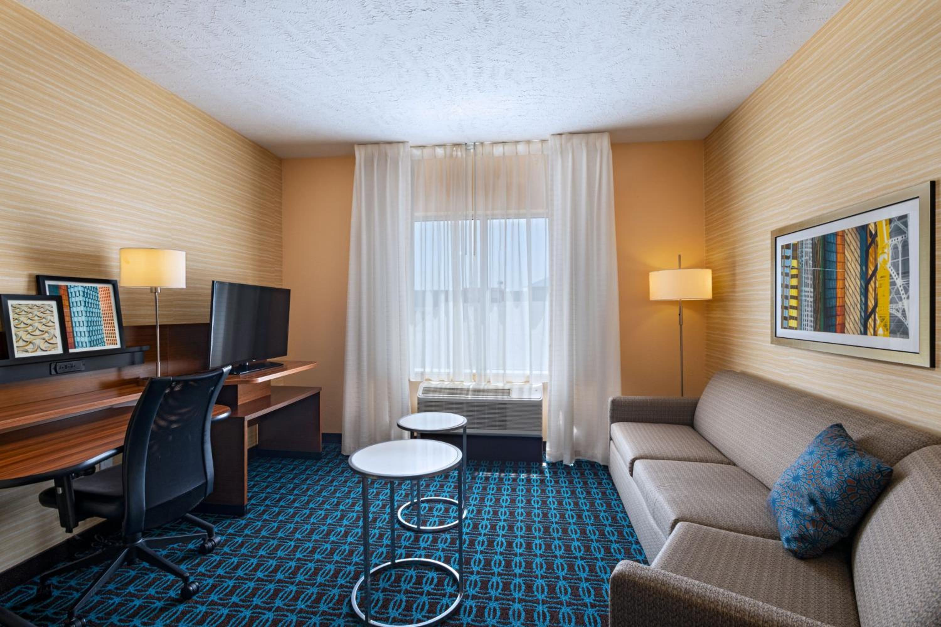 King Suite with Sofa Bed - Hearing Accessible photo 3