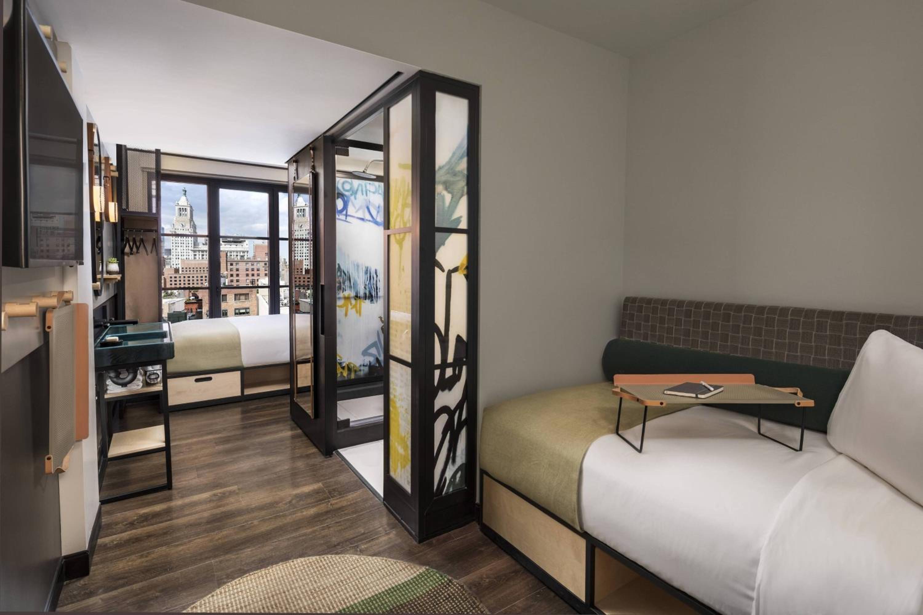 Room with One Queen Bed and One Twin Bed - Hearing Accessible photo 2