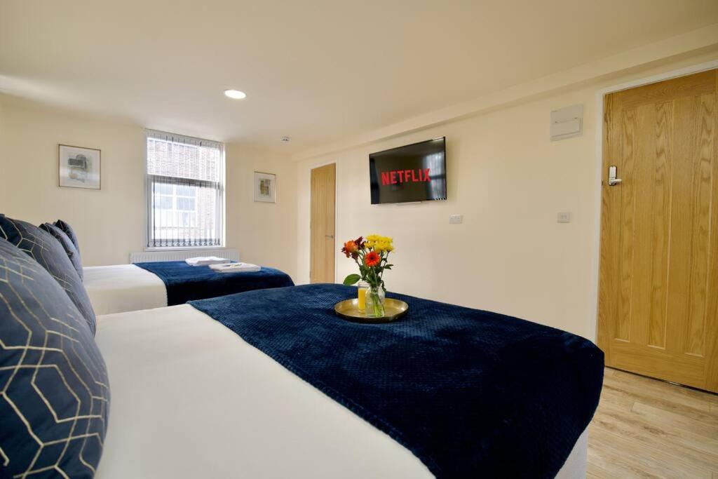 One-Bedroom Apartment photo 2