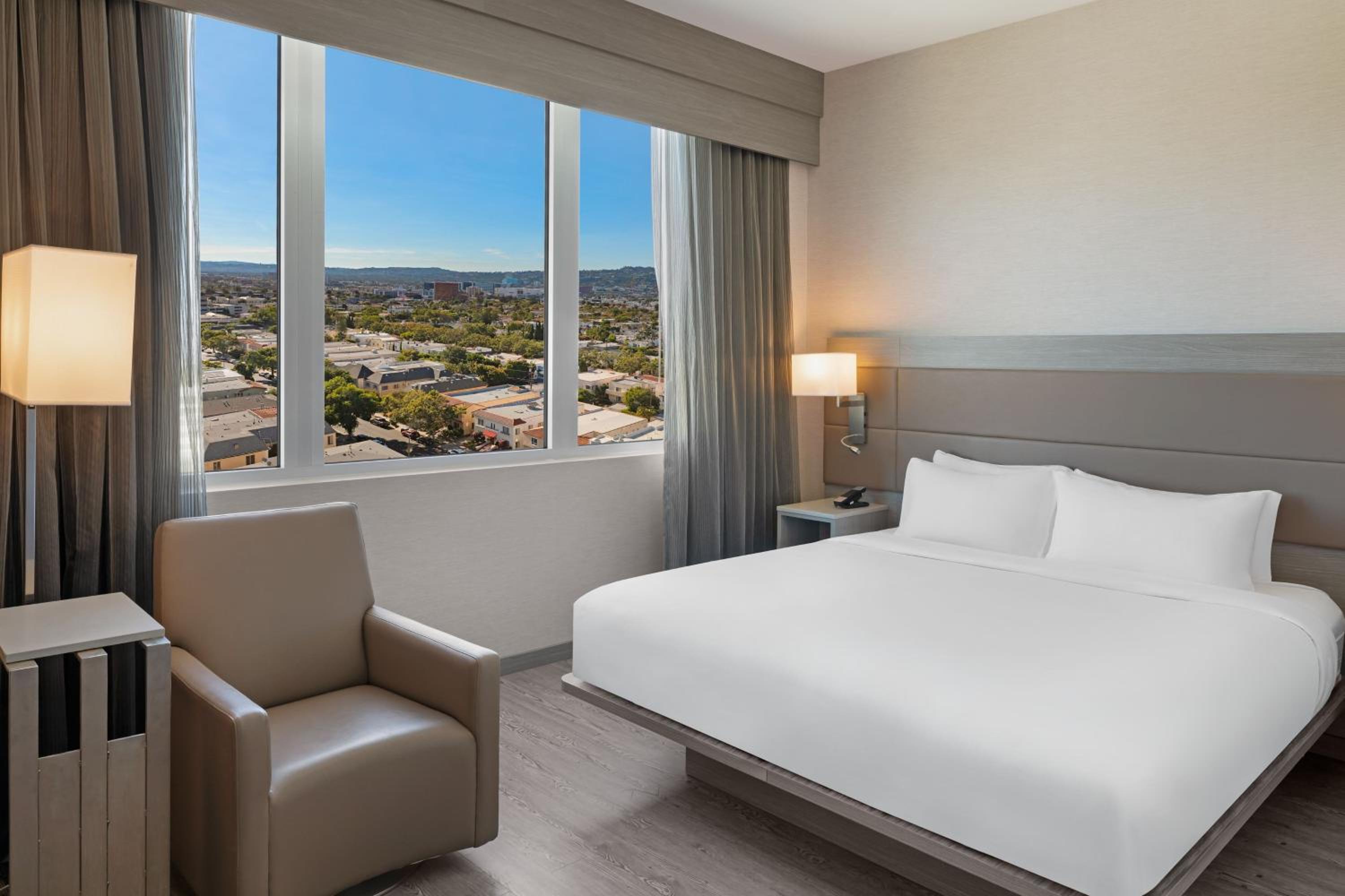 King Room with City View photo 1