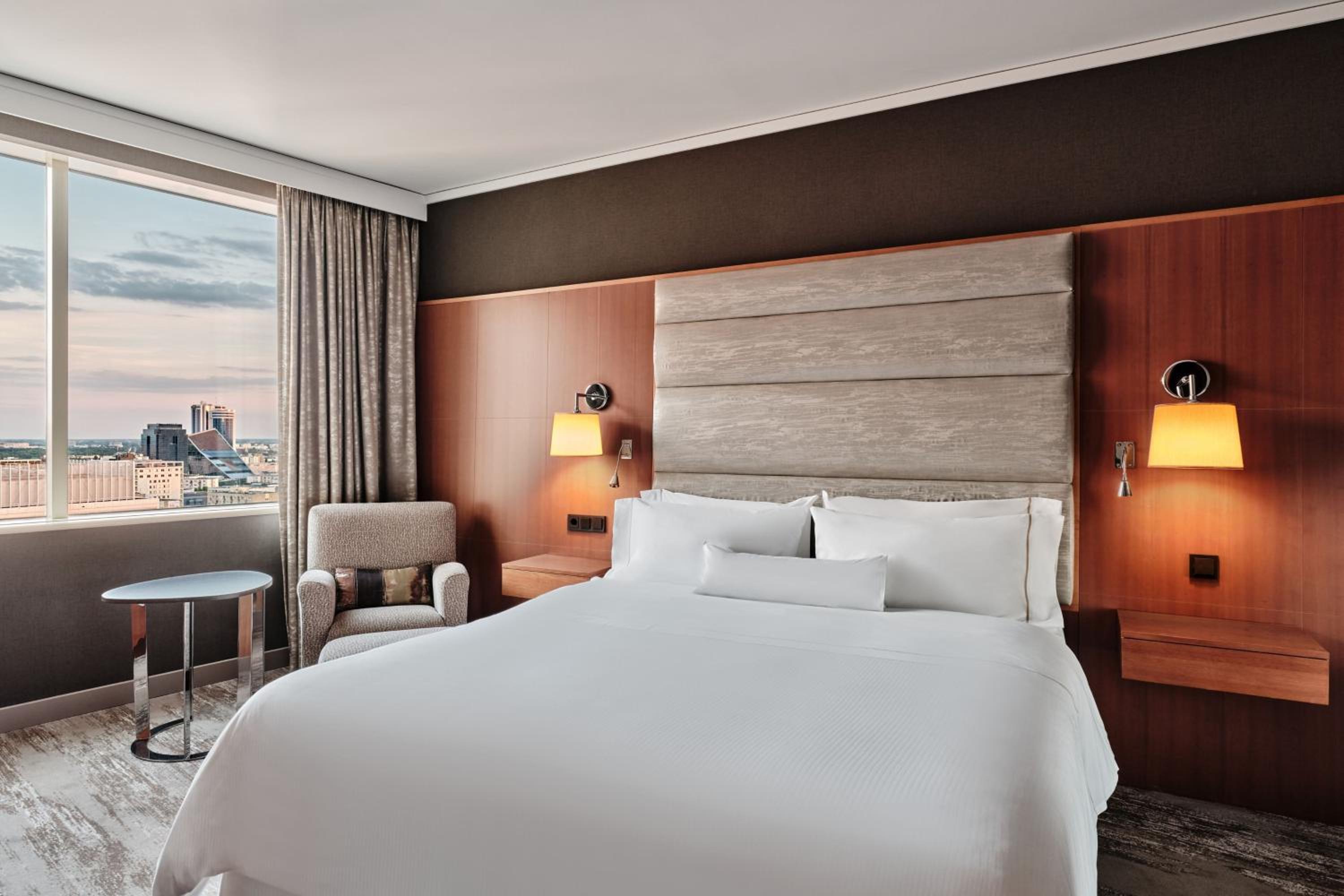 Superior, Guest room, 1 King - Photo 4