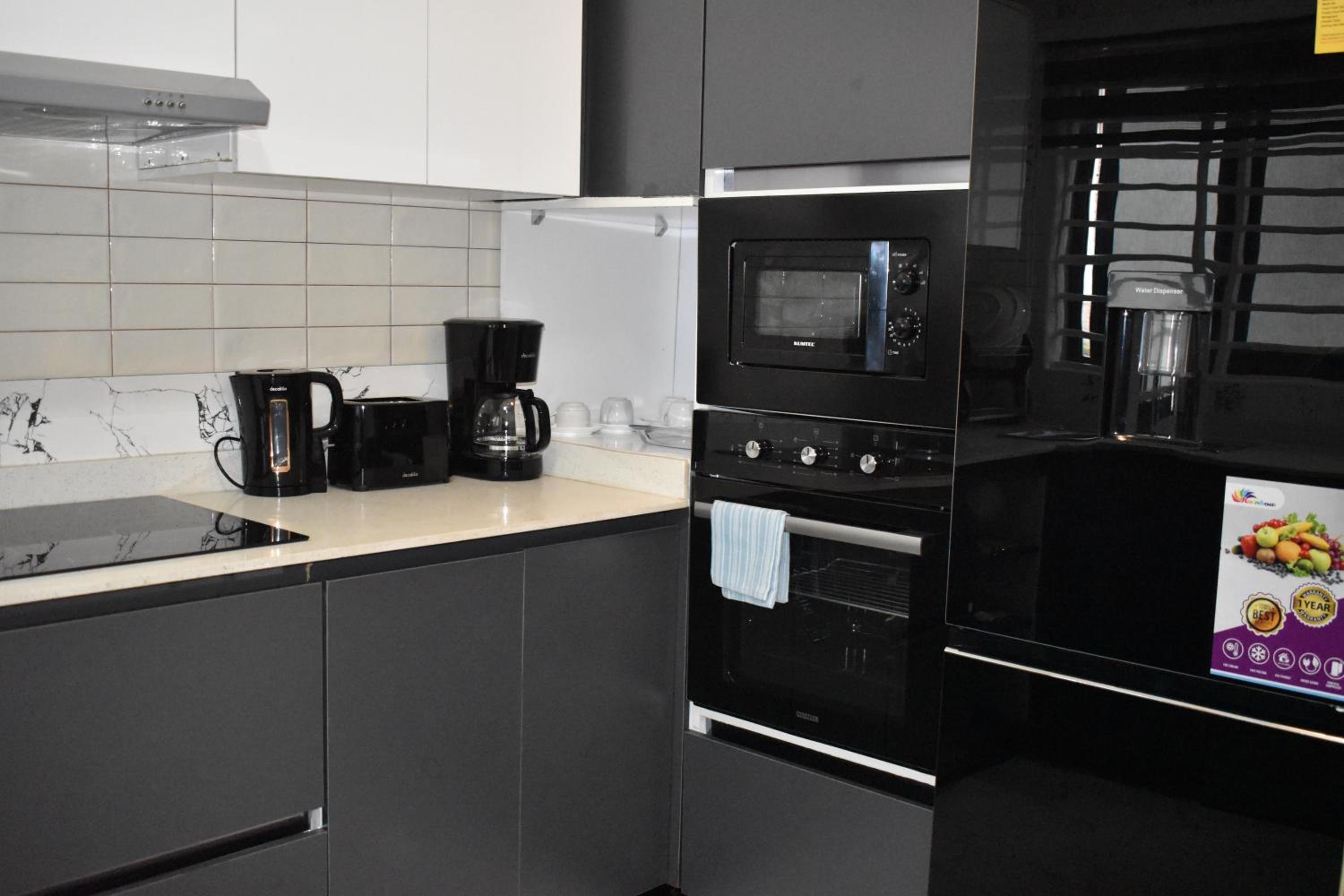 Two-Bedroom Deluxe Apartment with Balcony photo 2
