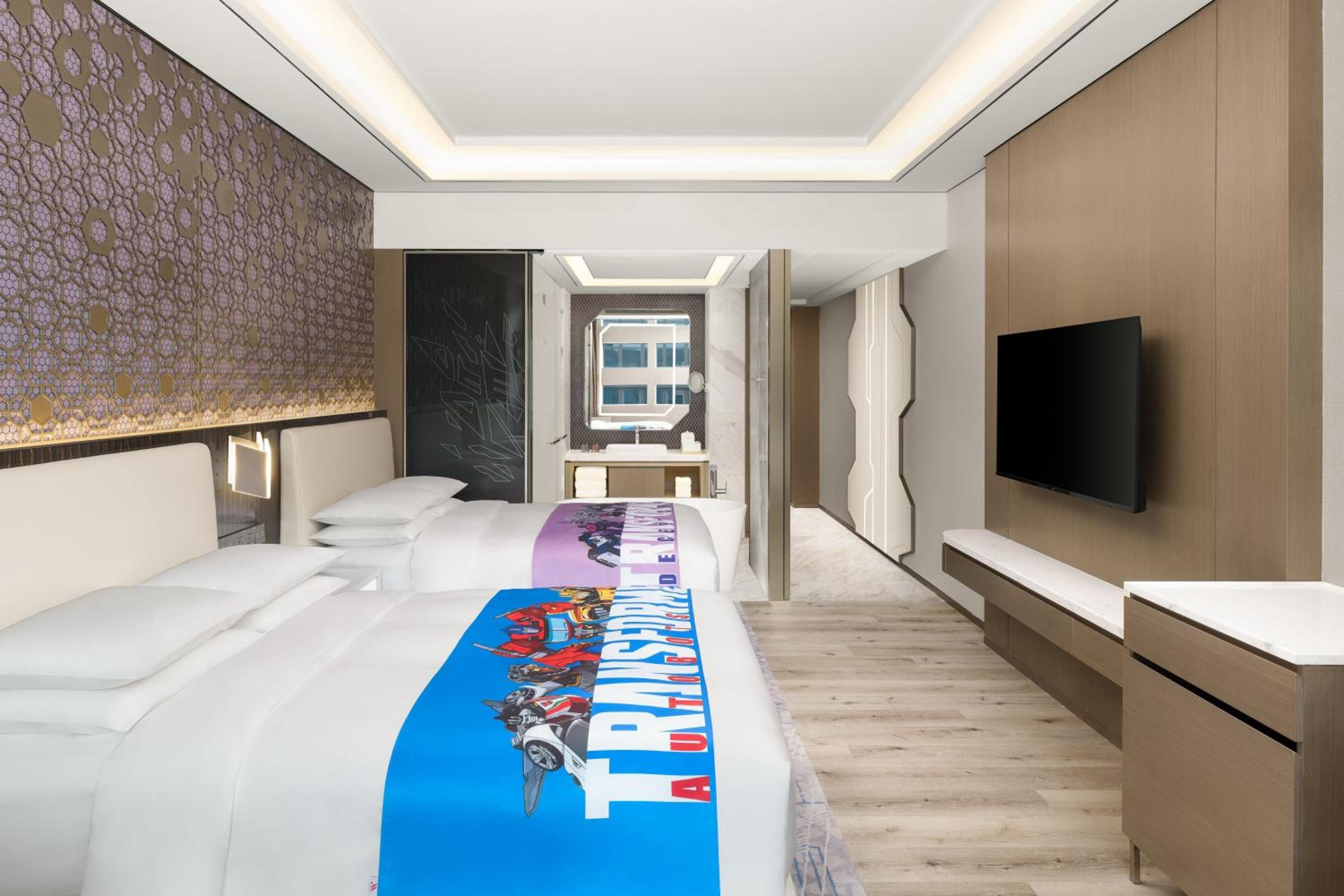 Cool Double Room with Two Double Beds - Photo 7