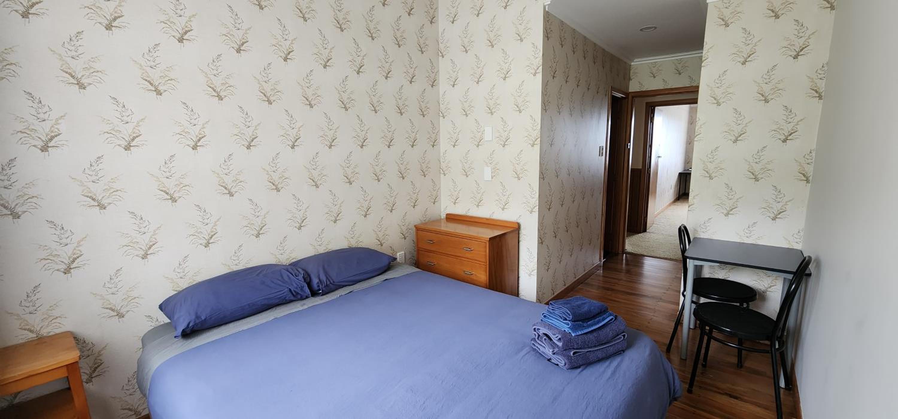 Queen Room photo 1