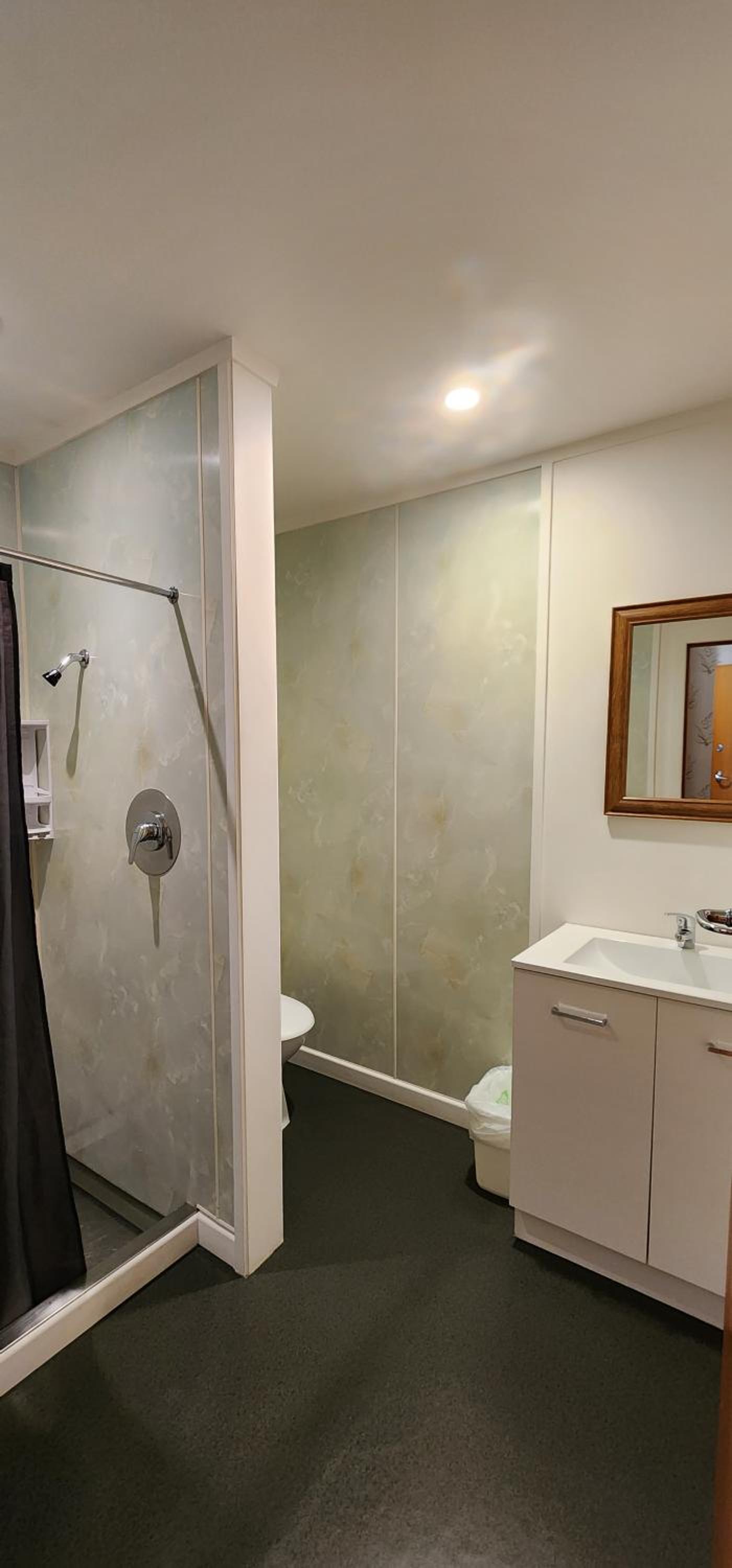 Queen Room photo 3