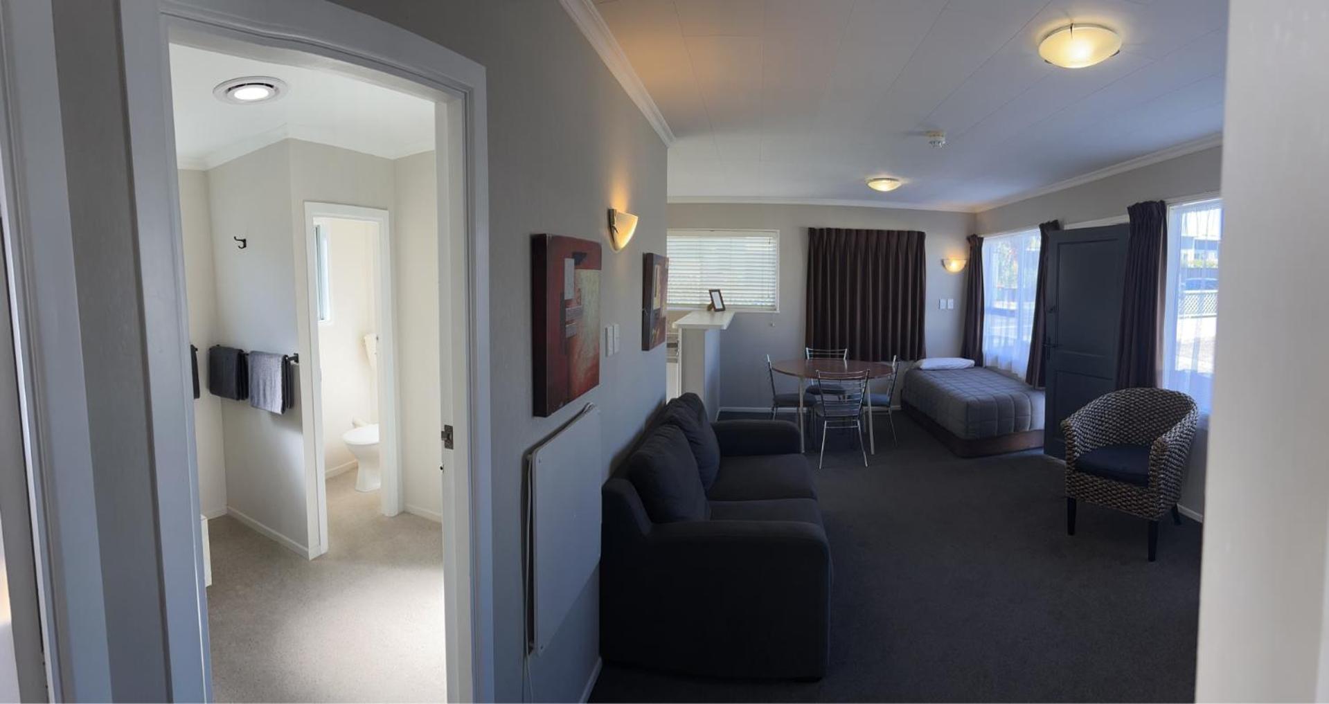 Two-Bedroom Family Suite - Photo 5