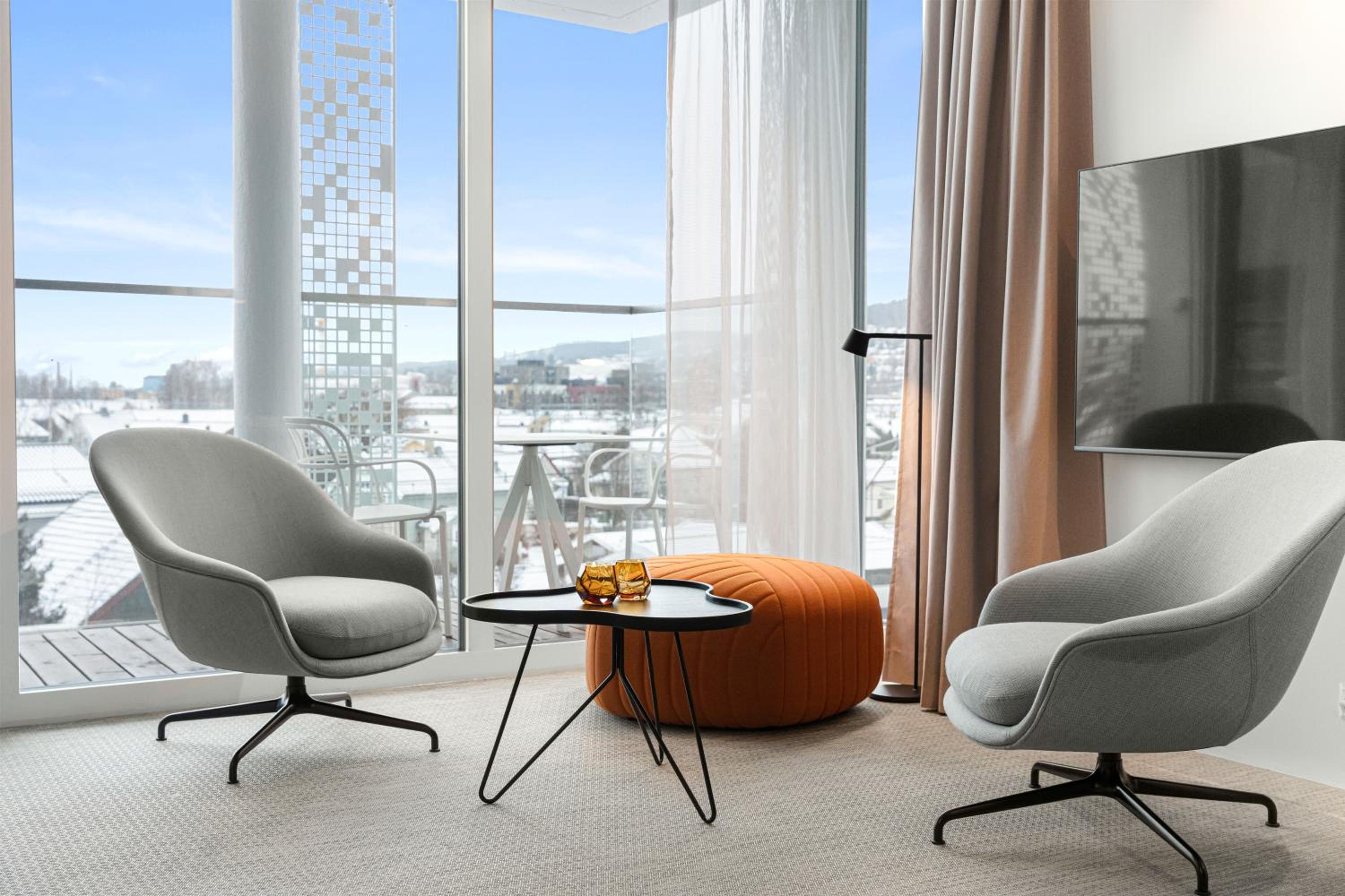 Apartment with Two Bedrooms and Balcony  - Photo 1