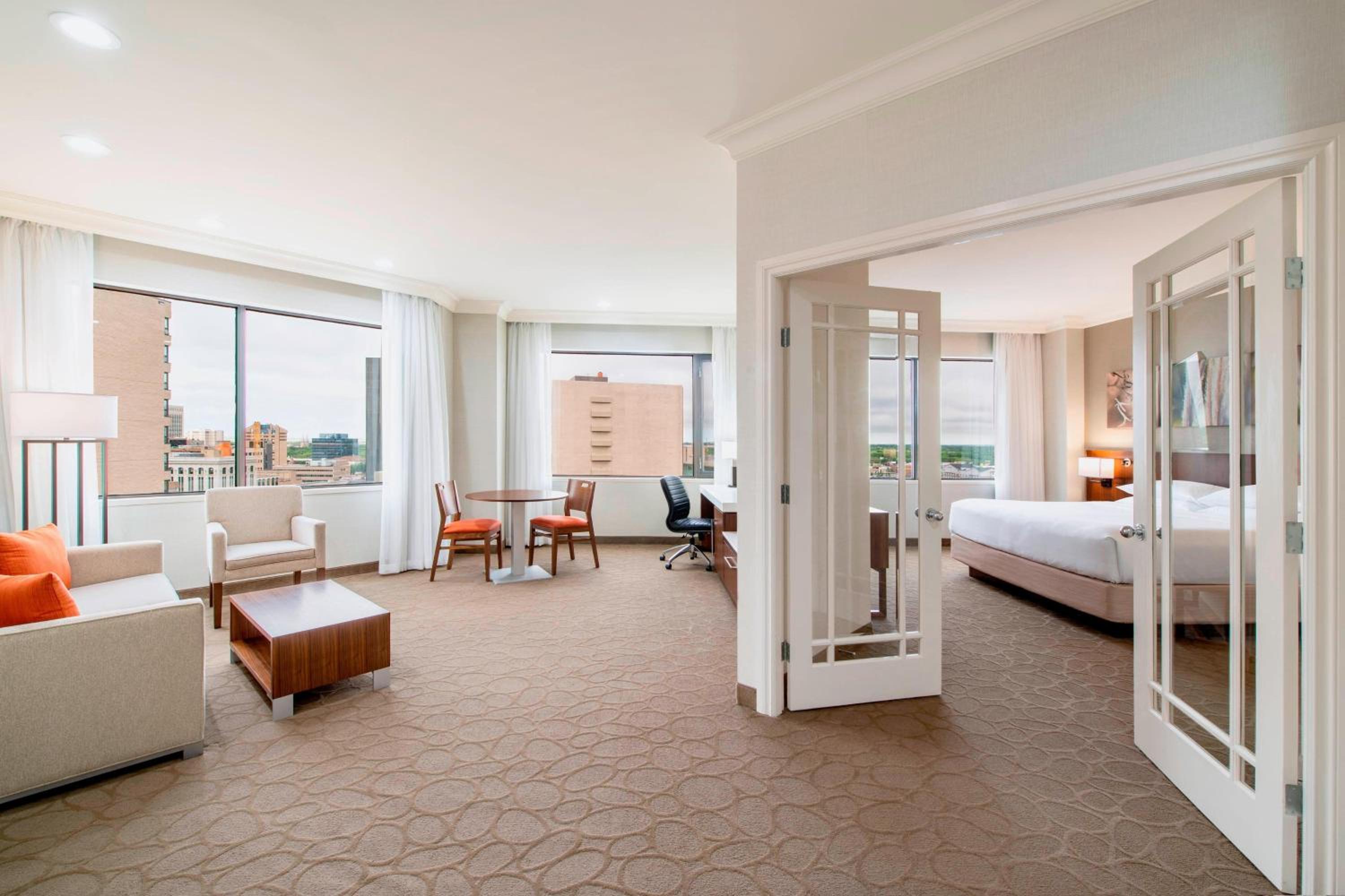 Executive Suite Queen or King