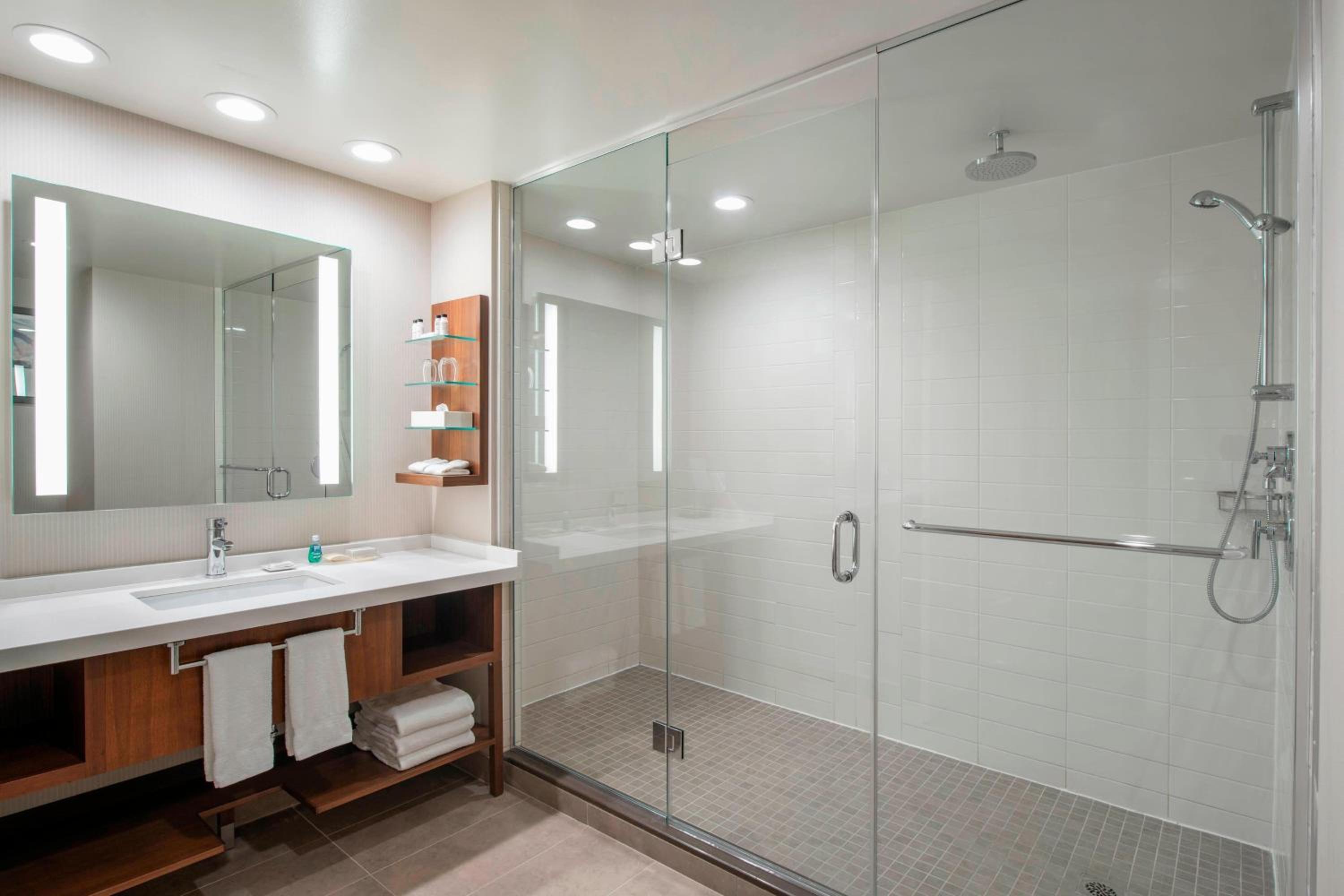 Executive Suite Queen or King photo 2
