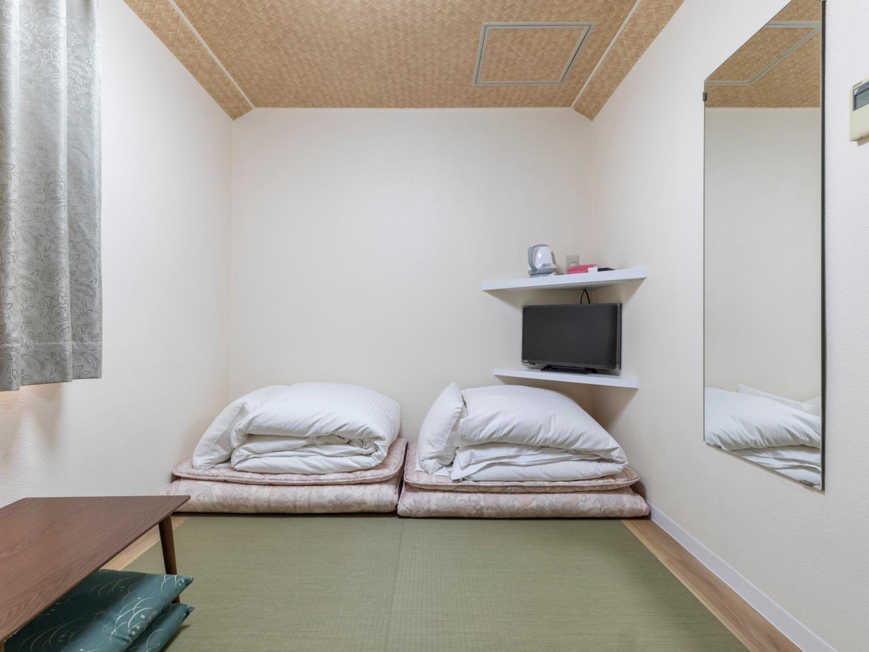 Twin Room with Shower - Photo 12