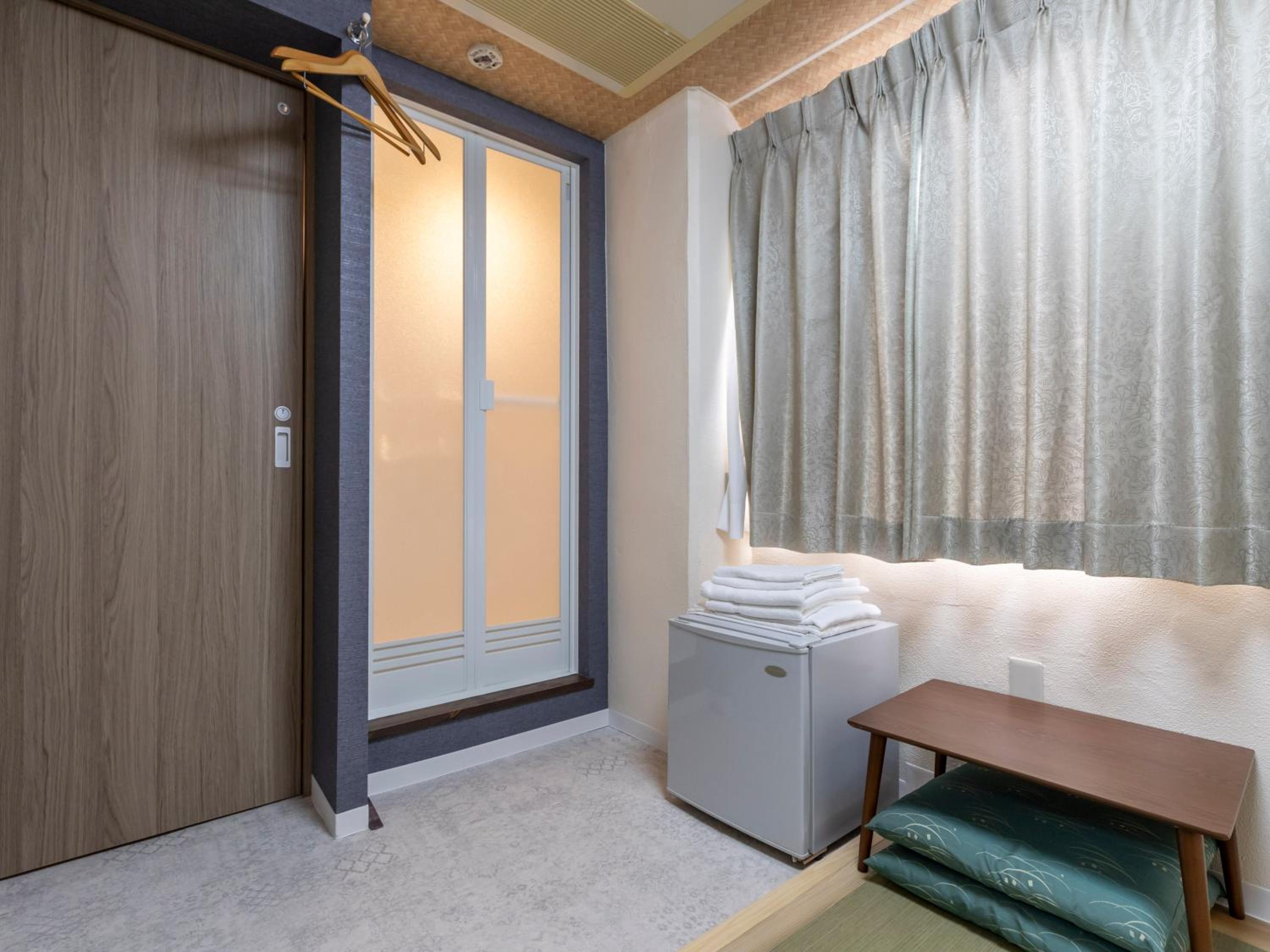 Twin Room with Shower - Photo 9