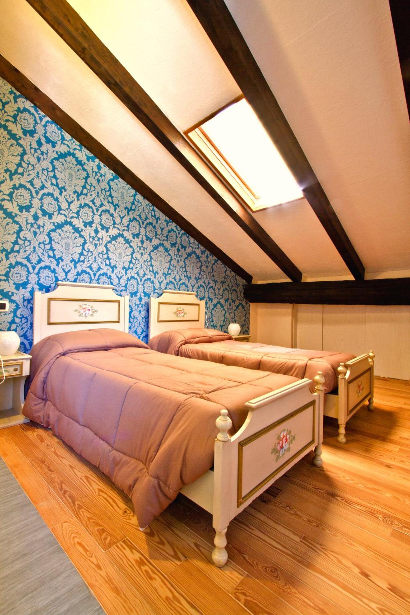Double Room with Private Bathroom photo 3