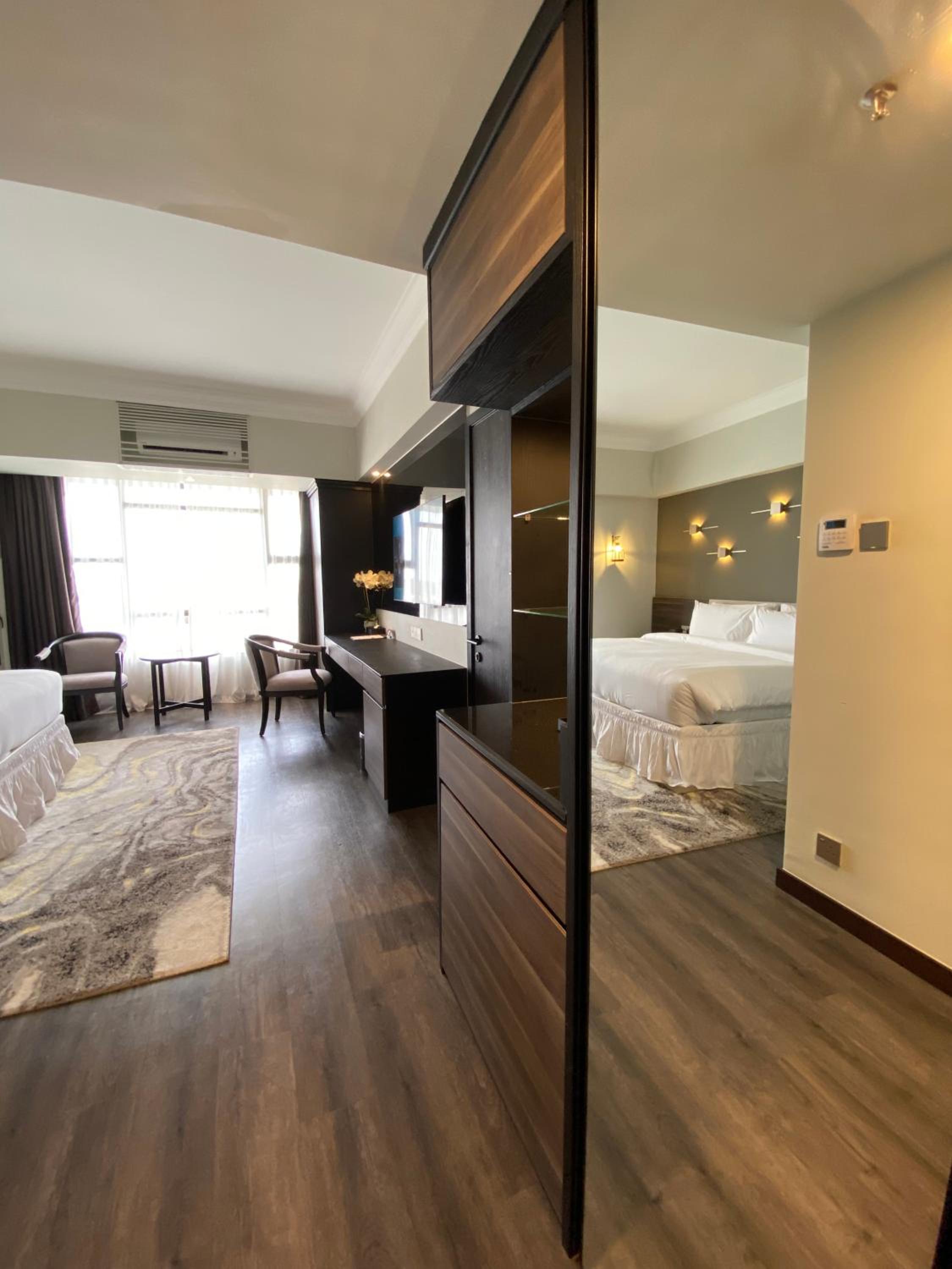 Superior King Room - Photo 5