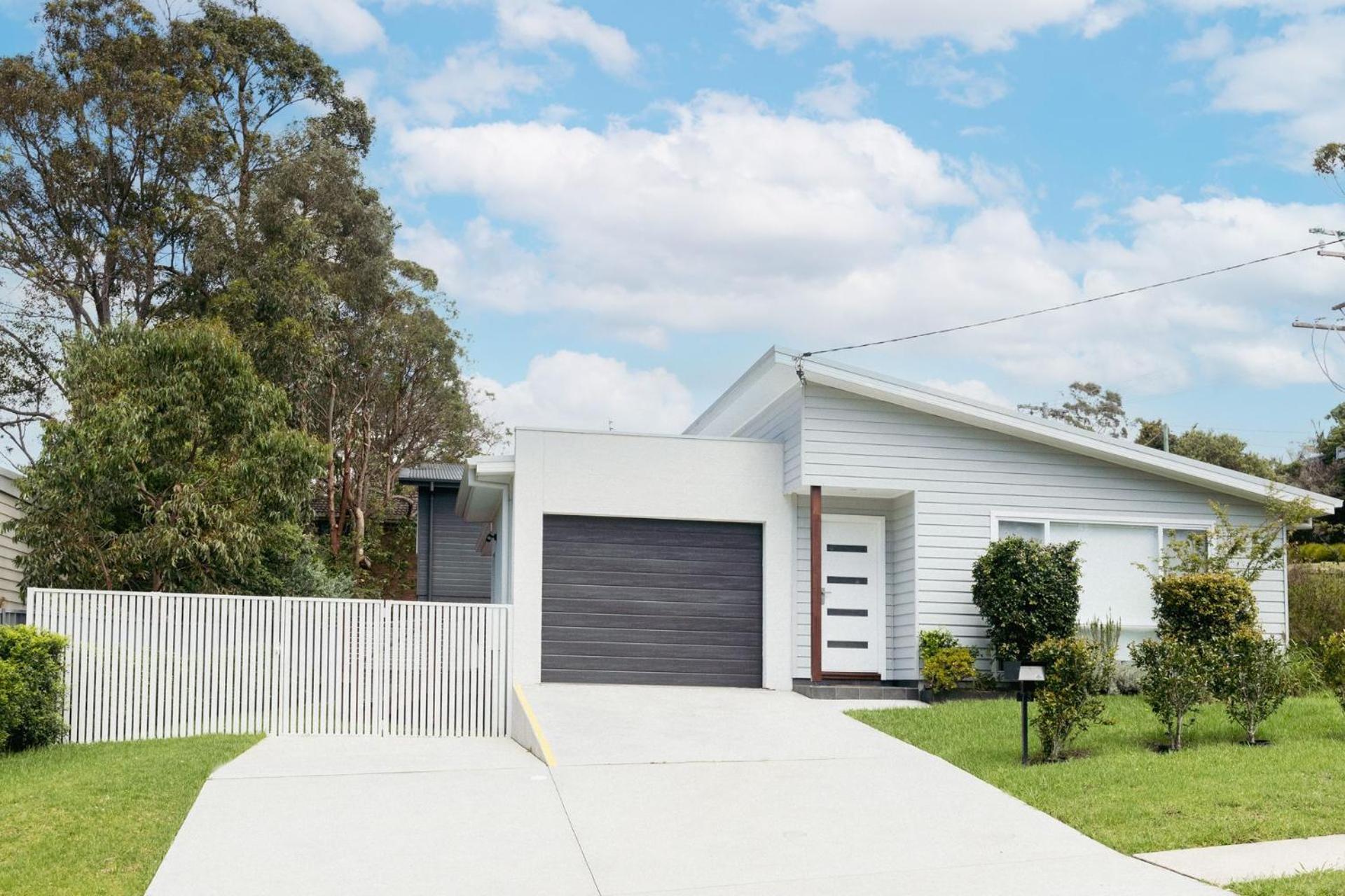 Three-Bedroom House photo 2