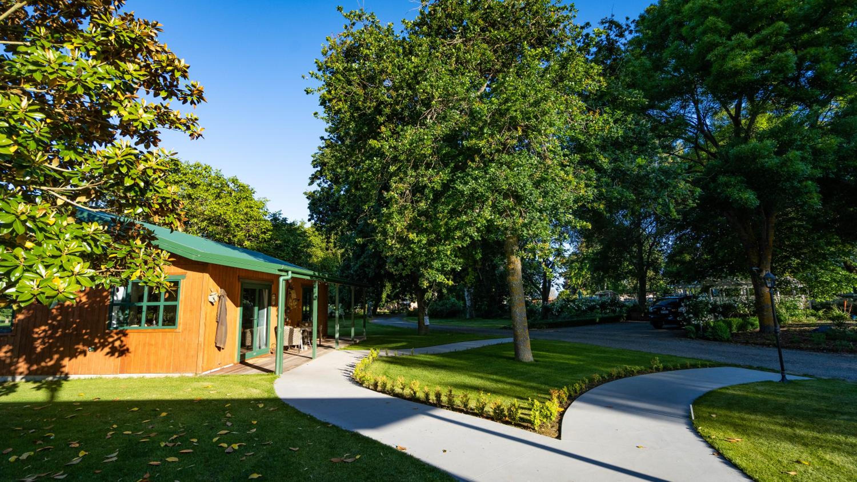 Deluxe Double or Twin Room with Garden View - Photo 1