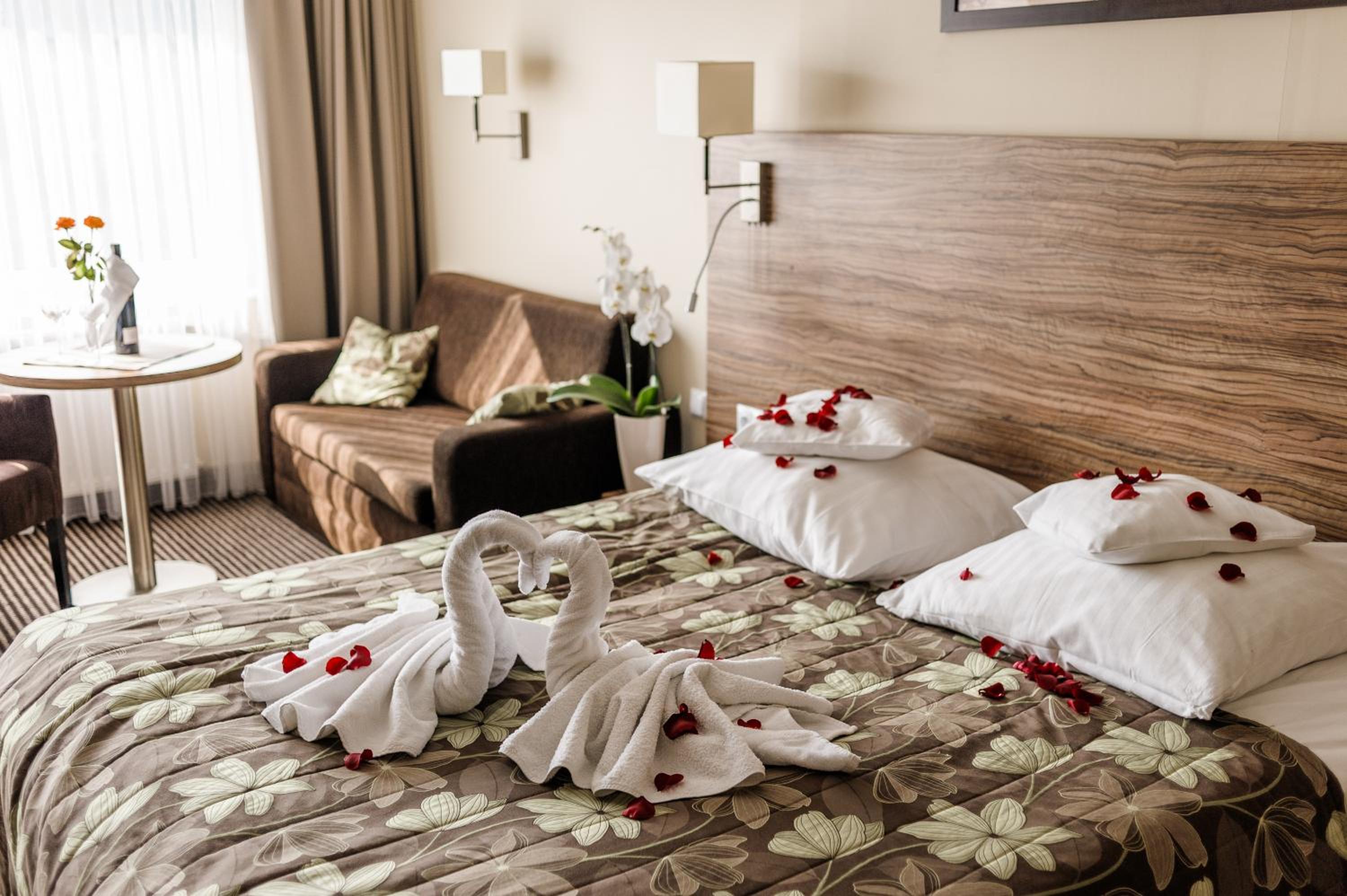 Deluxe Double  Room with Private Bathroom