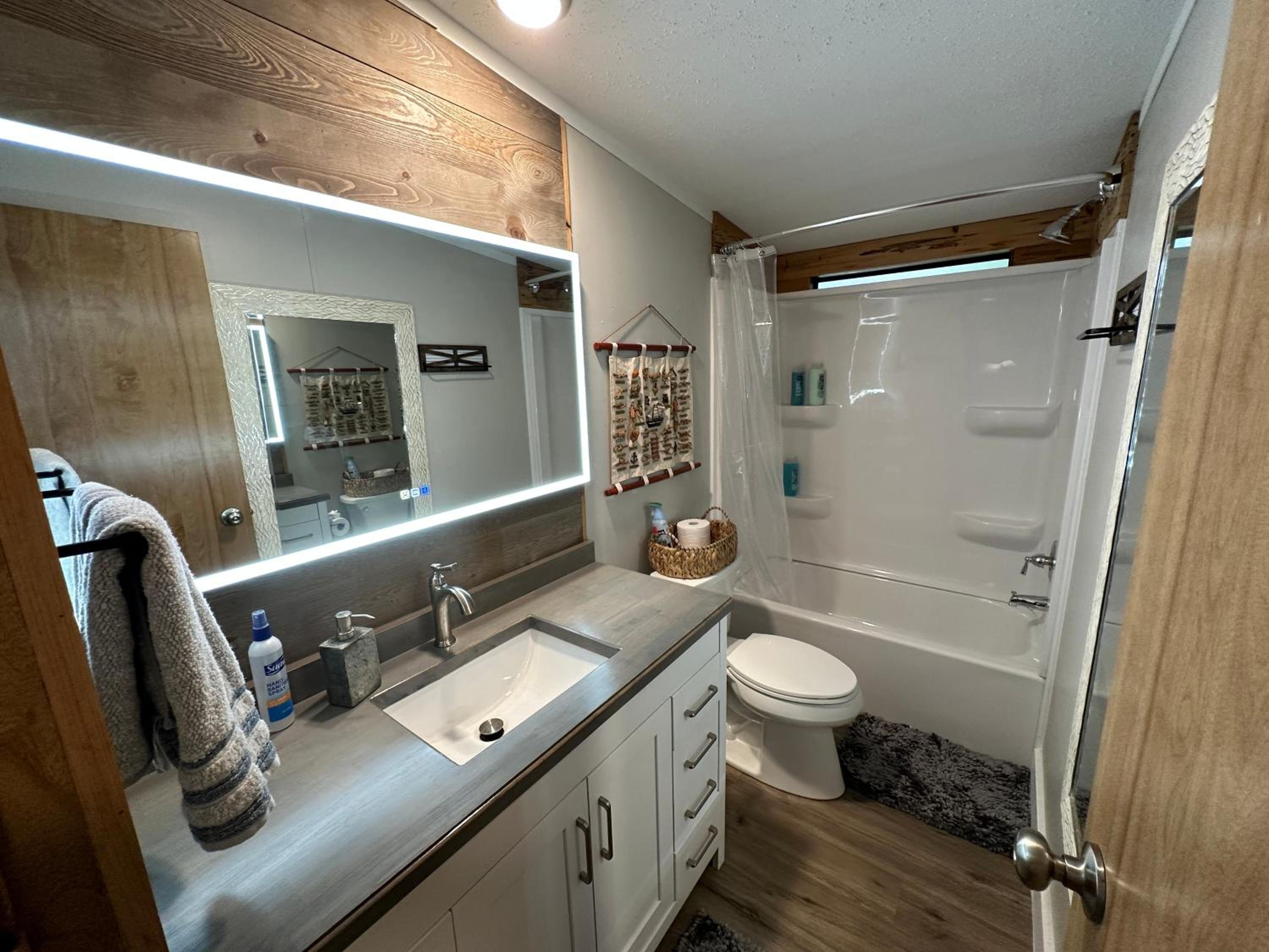 Three-Bedroom House photo 3