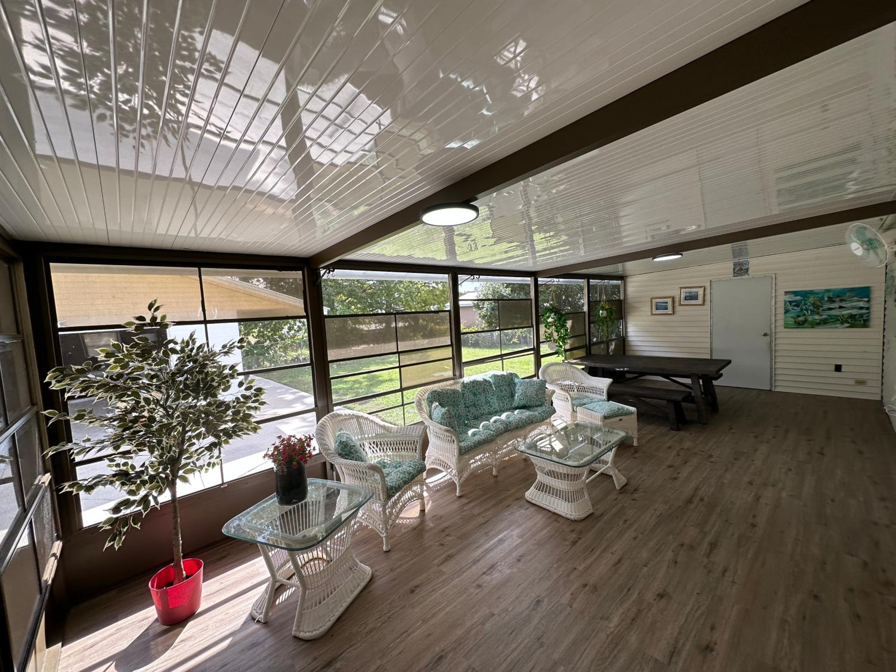 Three-Bedroom House photo 2