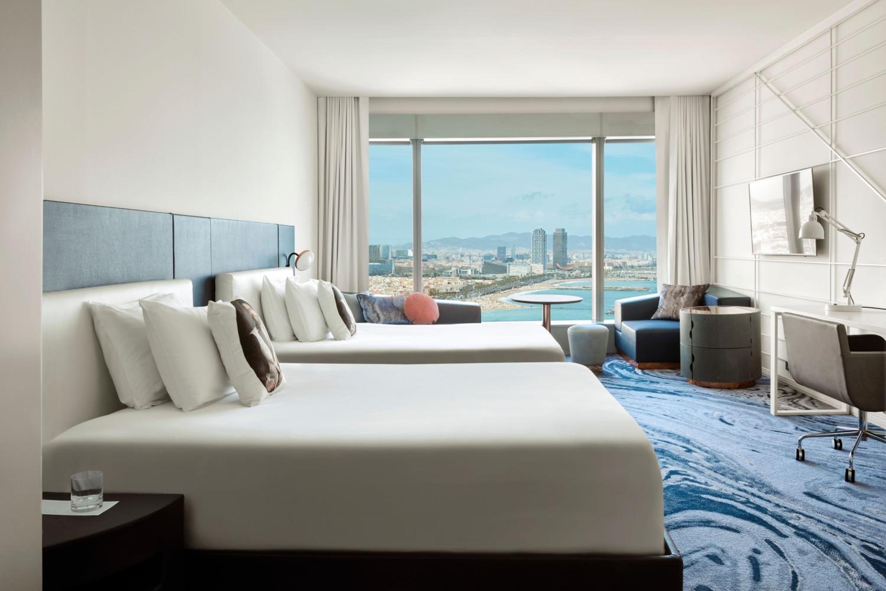 Fabulous Sky Twin Room