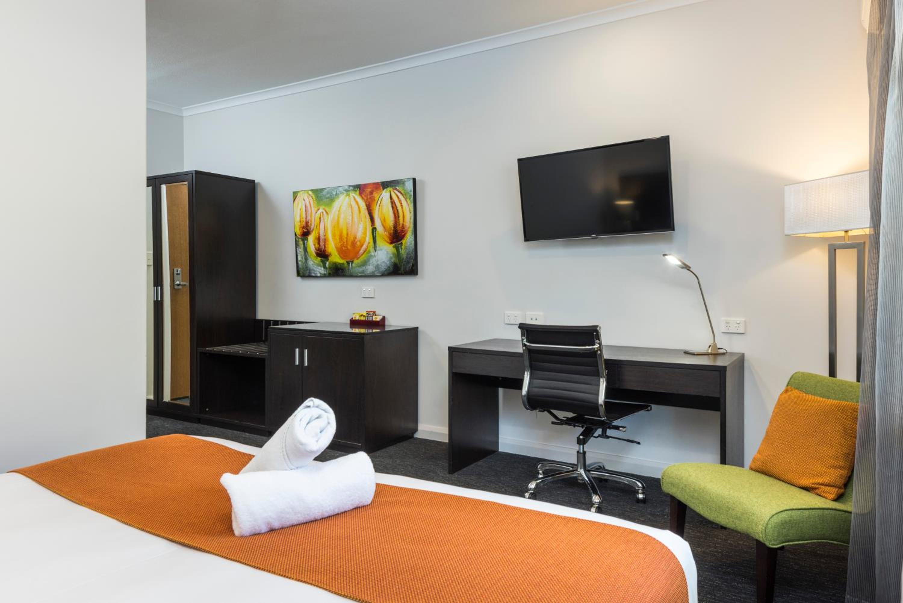 Superior Double or Twin Room thumbnail 5