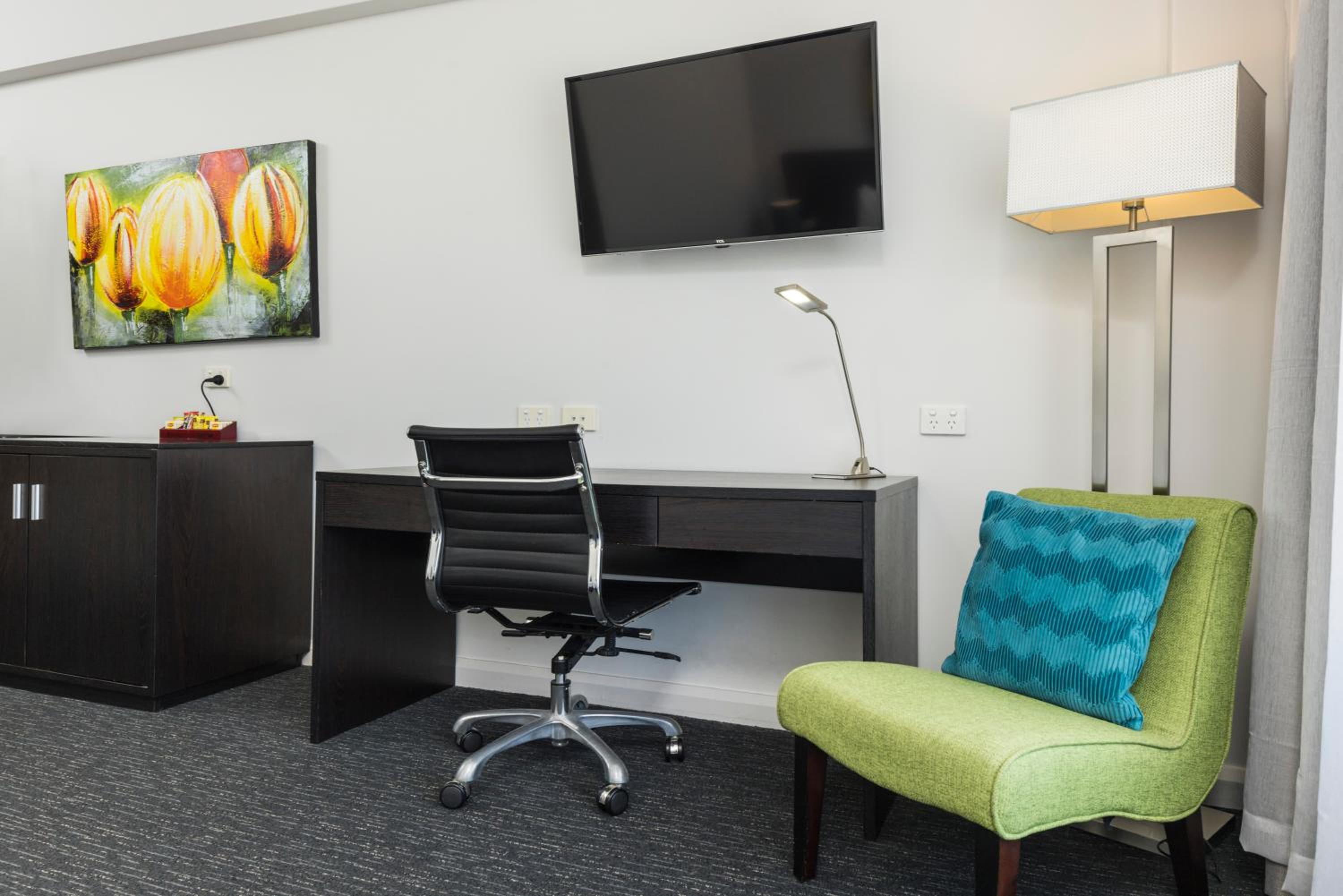 Superior Double or Twin Room thumbnail 6