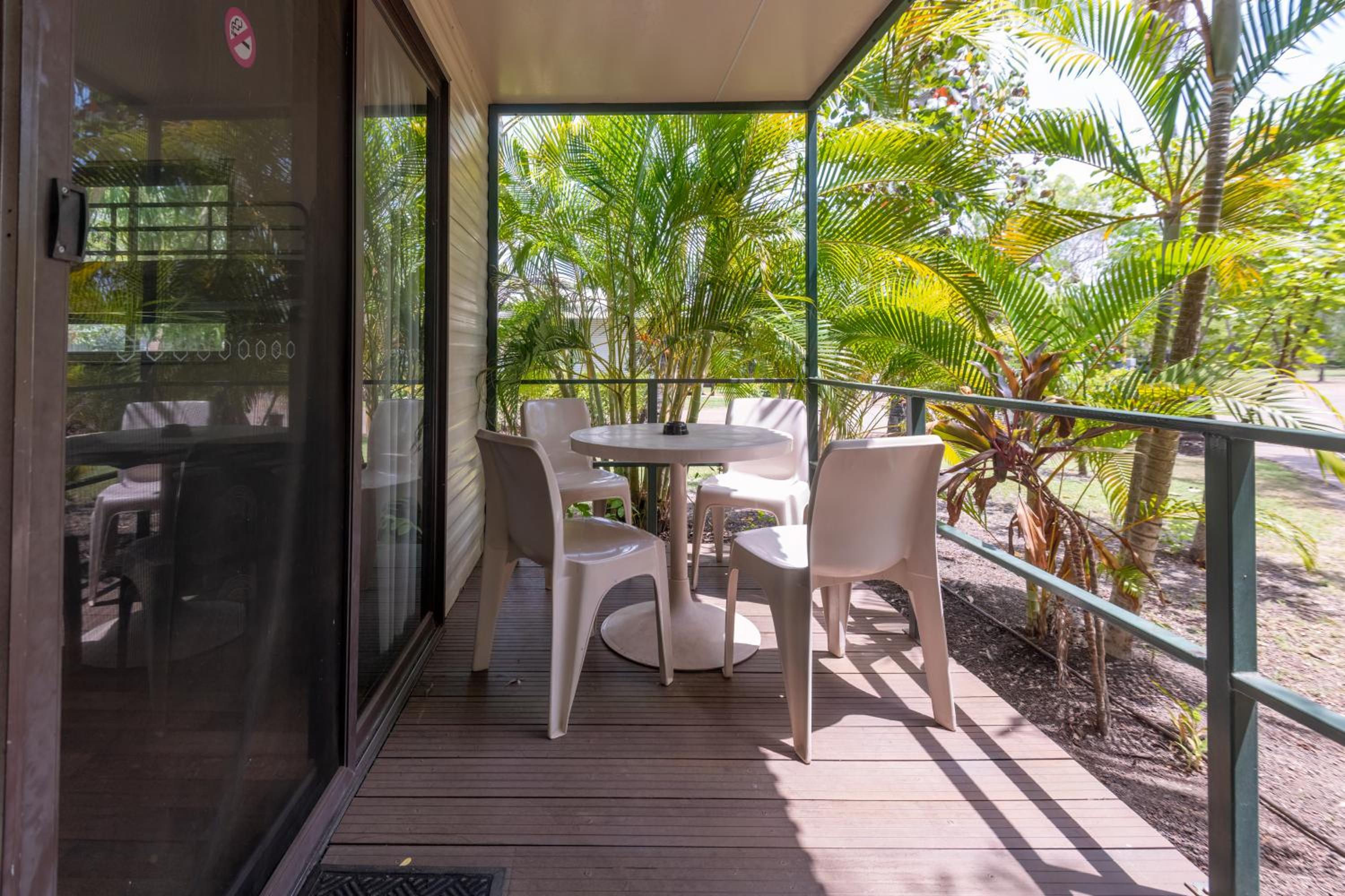 One-Bedroom Bungalow - Photo 7