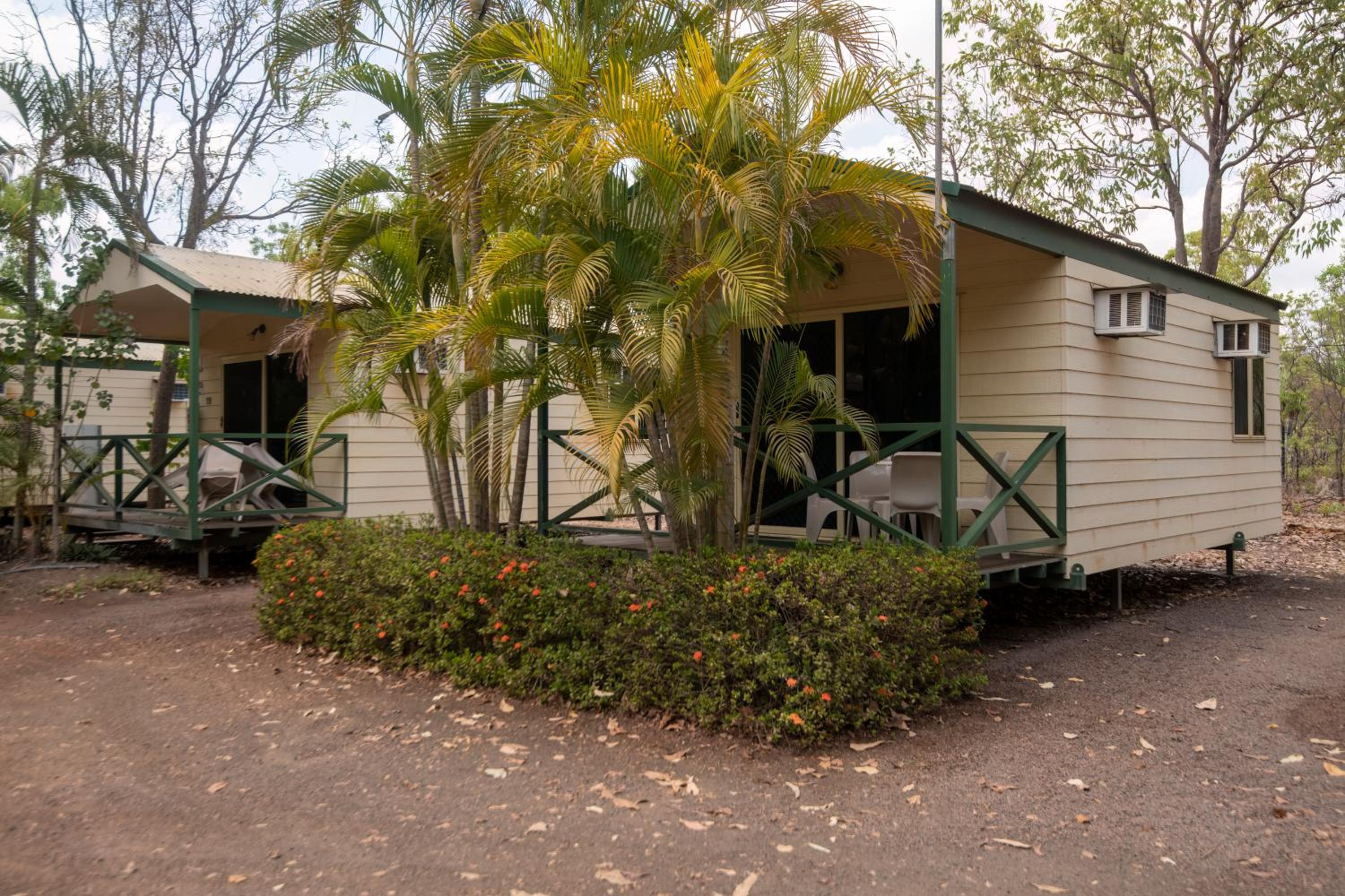 One-Bedroom Bungalow - Photo 6