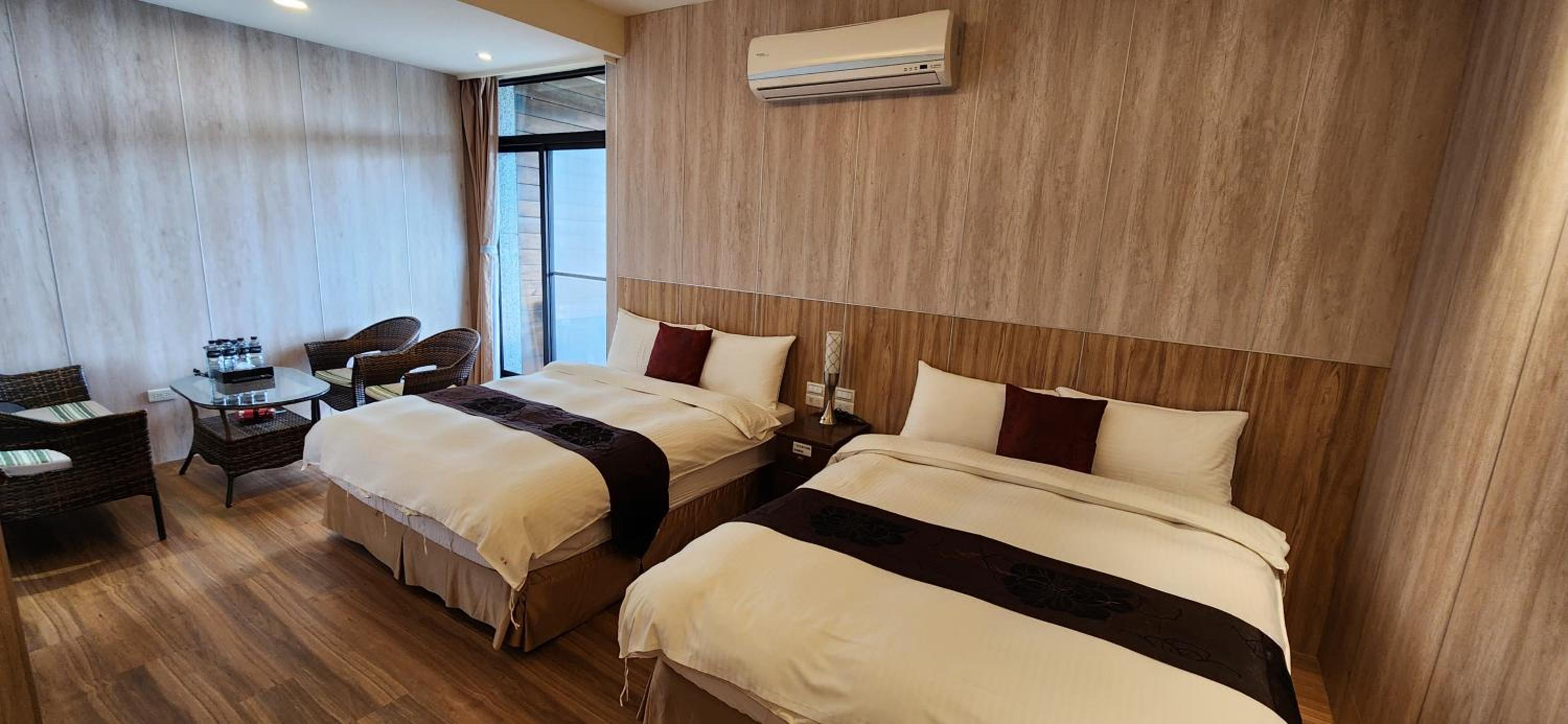 Quadruple Room with Balcony photo 1