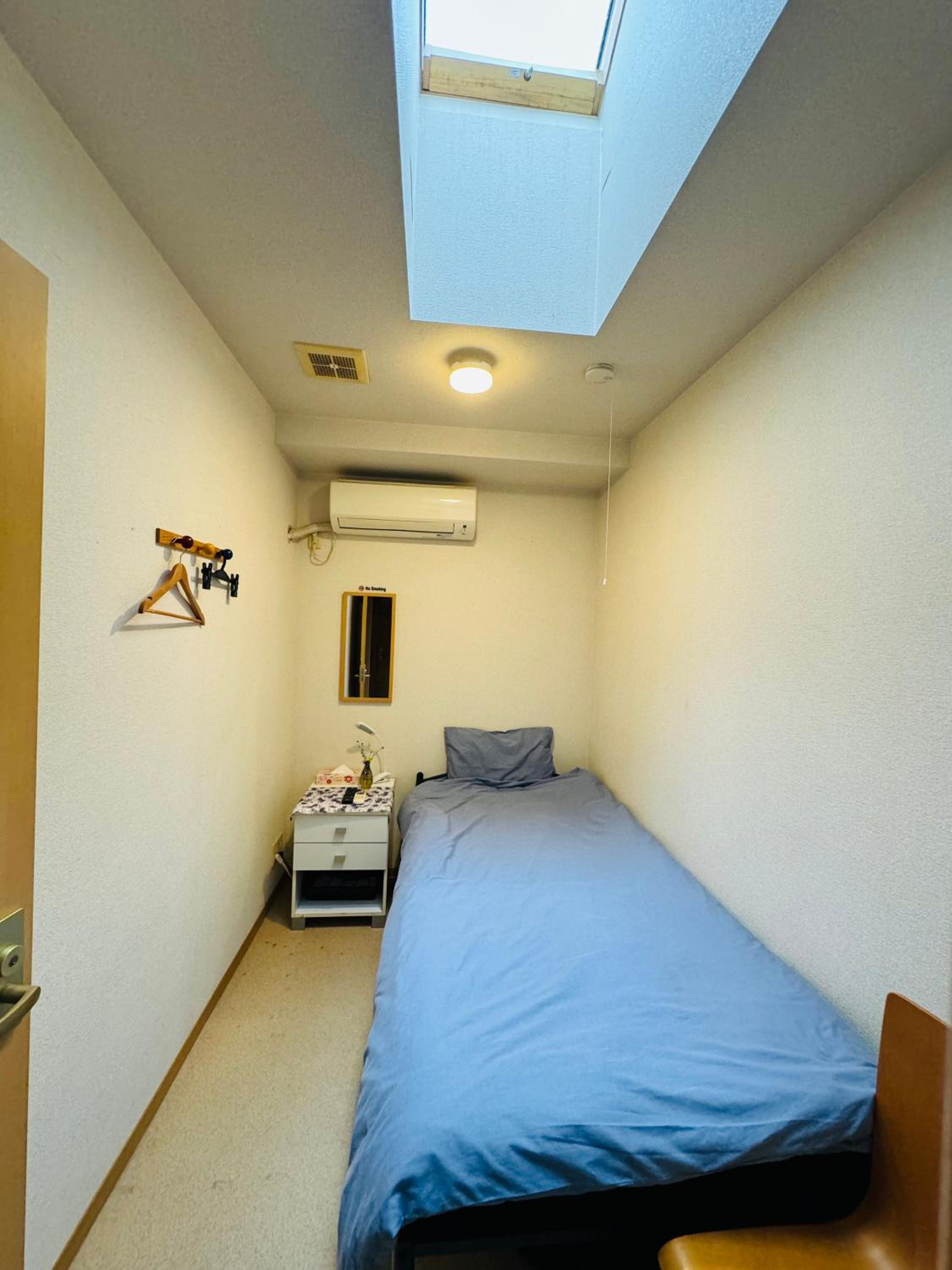 Single Room photo 3