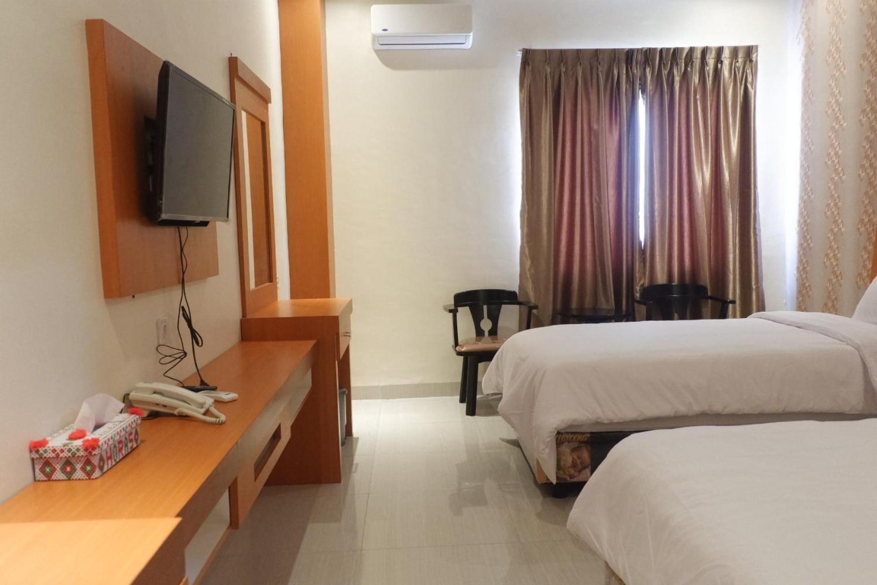 Large Double Room - Photo 1