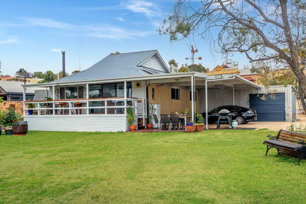 Four-Bedroom House photo 2