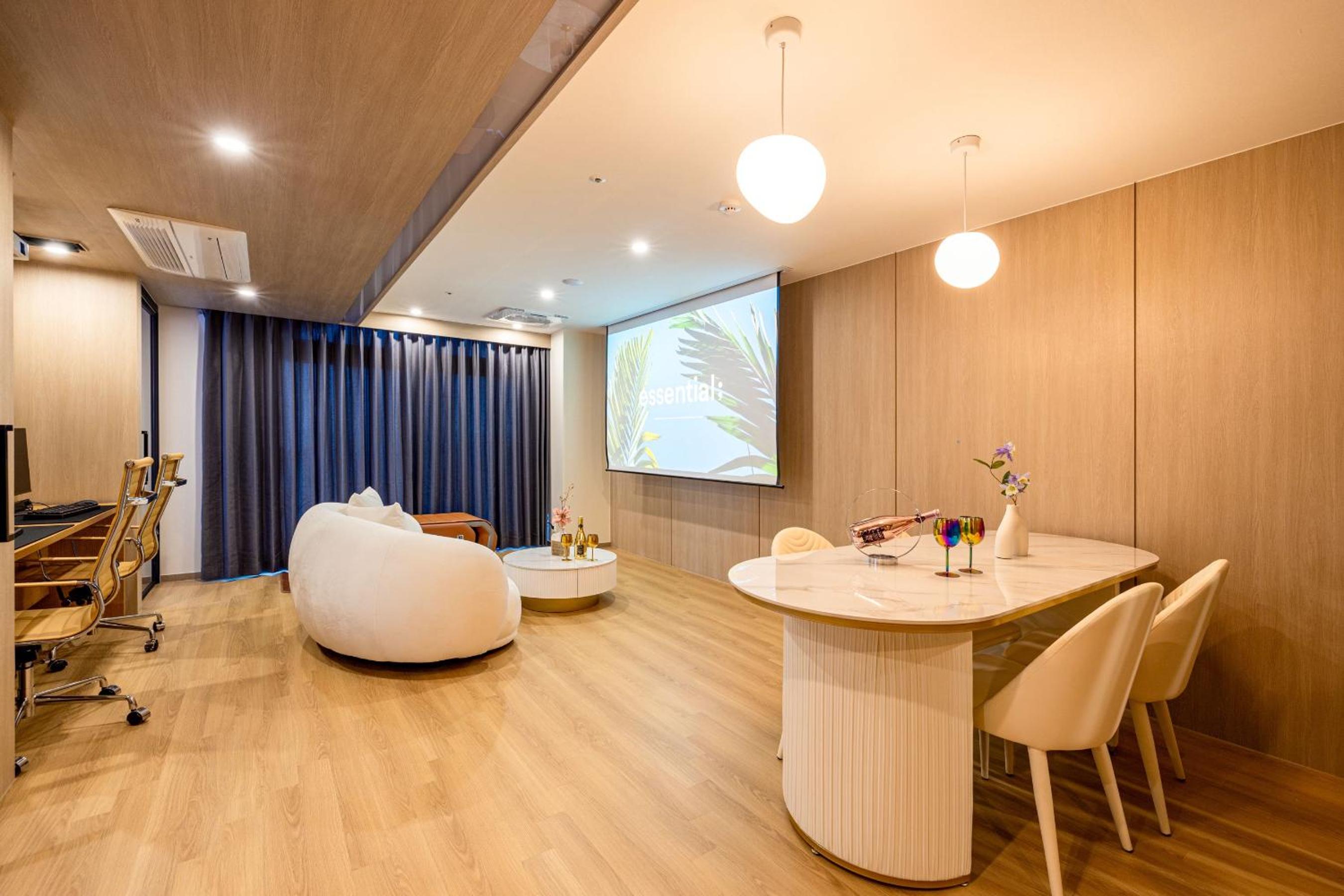 Pent Ocean Theater - Photo 8