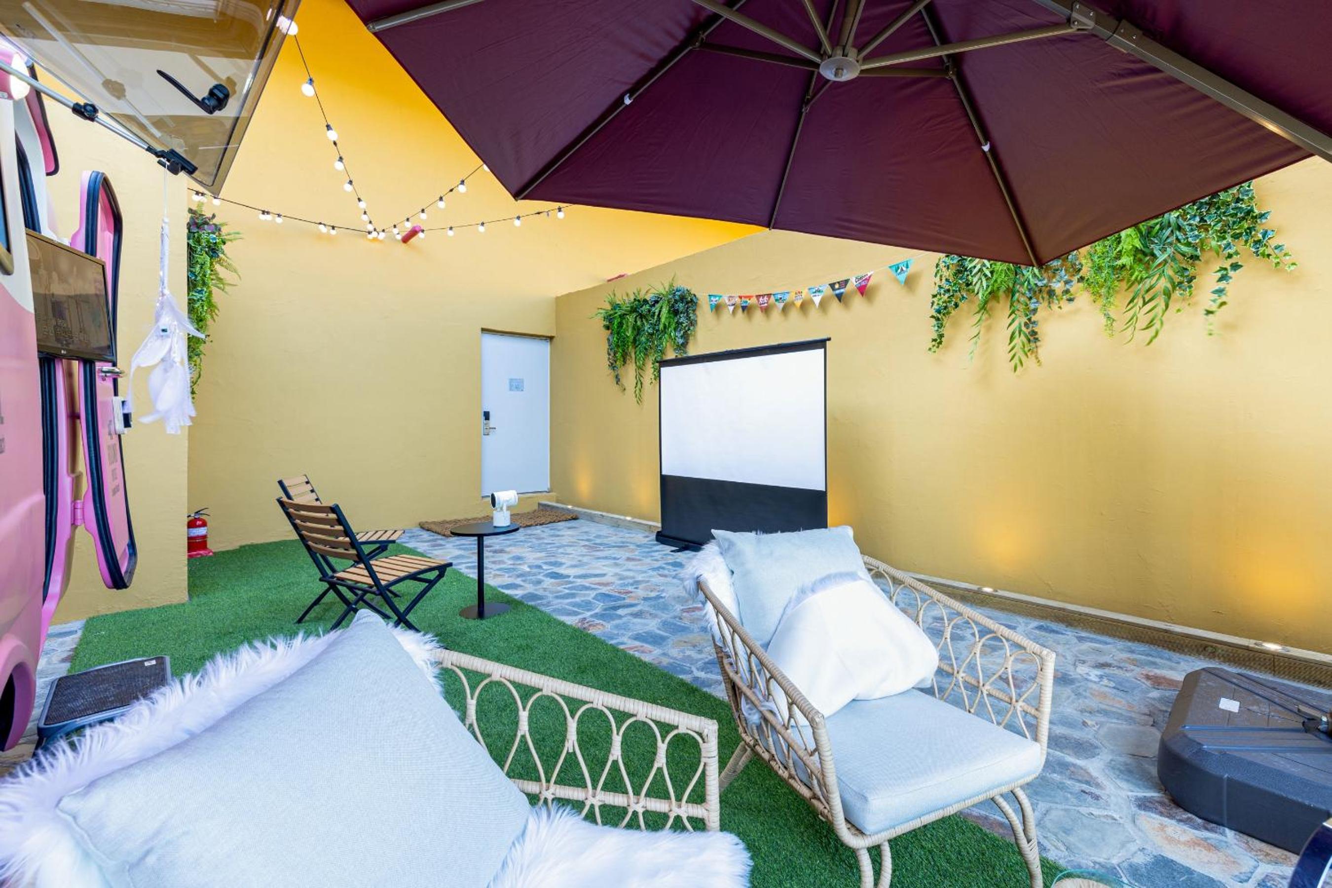 Panoramic Ocean Glamping Caravan - Photo 17