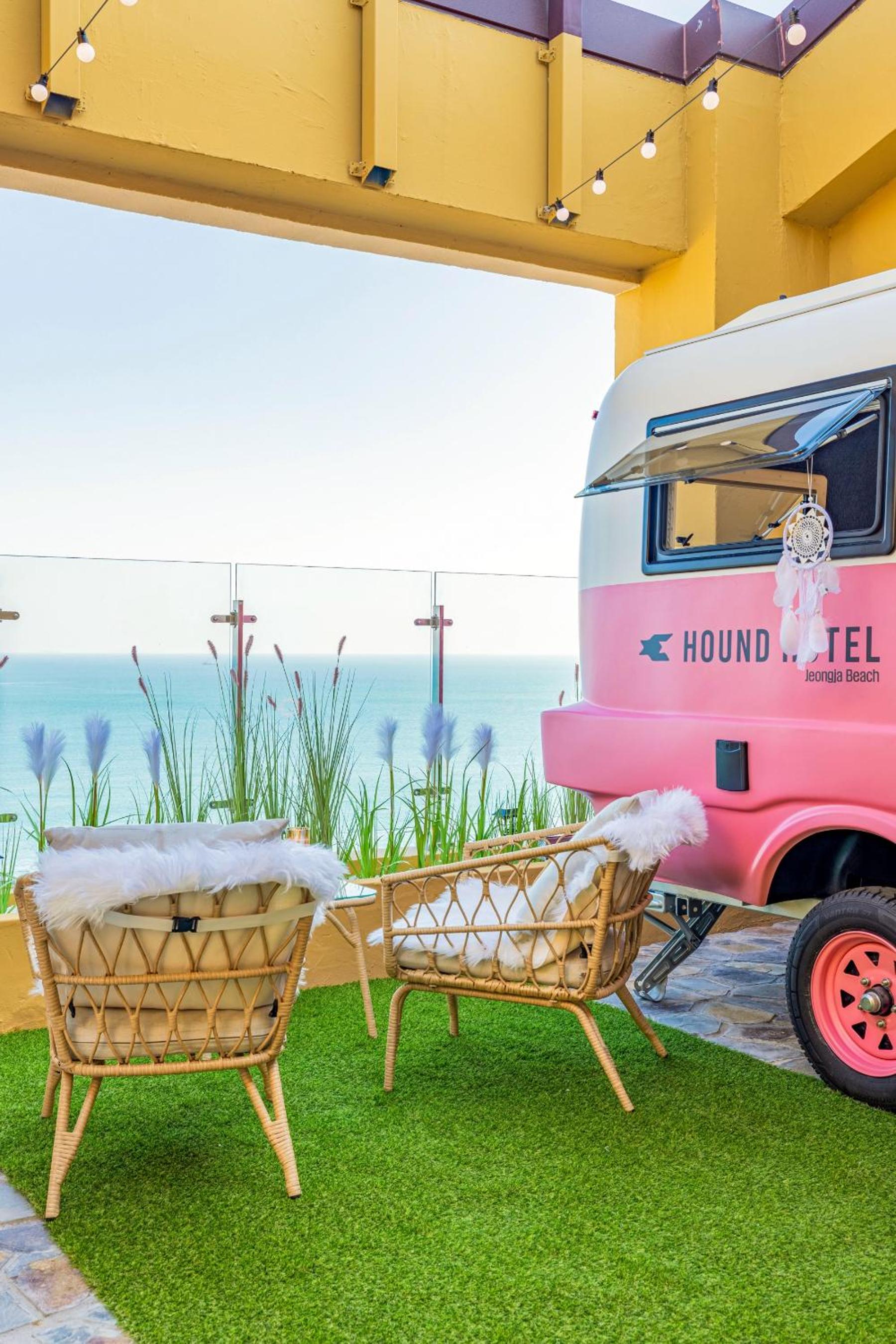 Panoramic Ocean Glamping Caravan - Photo 23