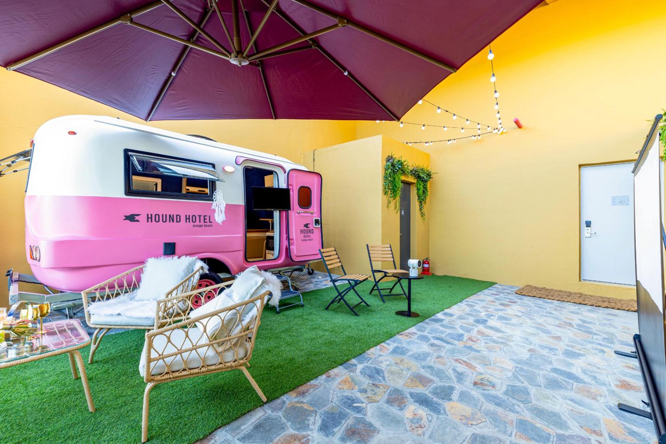 Panoramic Ocean Glamping Caravan - Photo 13