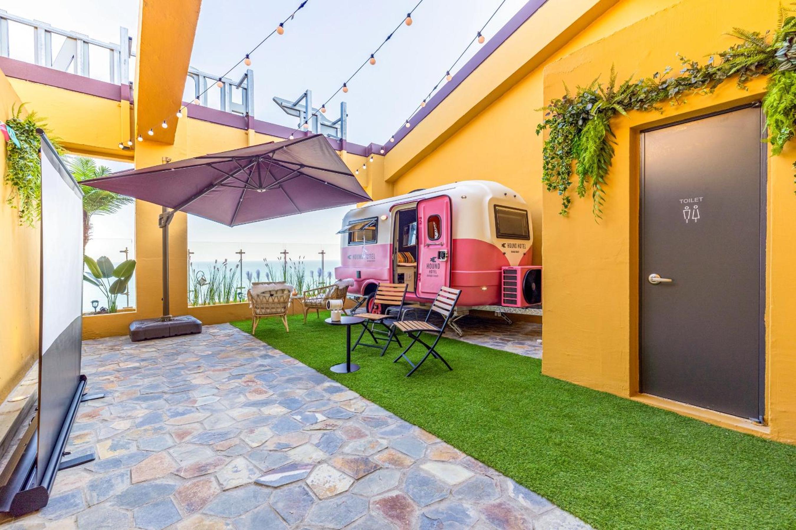 Panoramic Ocean Glamping Caravan - Photo 18