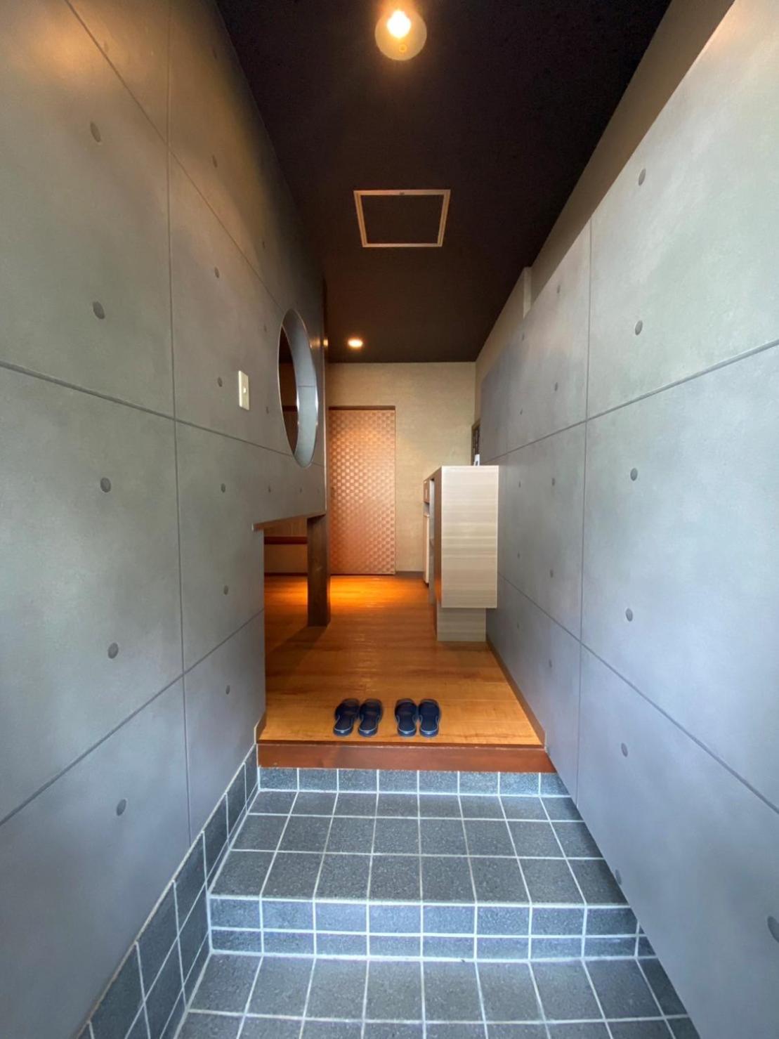 Deluxe Double Room with Bath - Photo 11