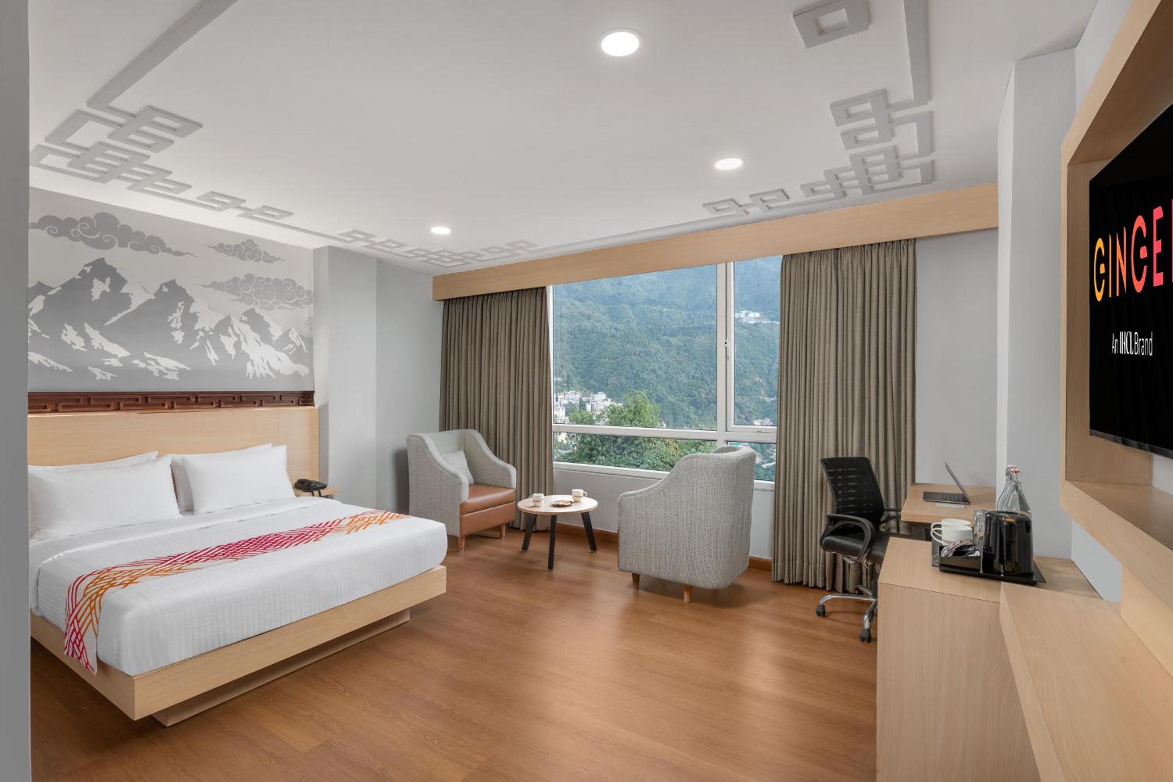 Luxe Queen Room