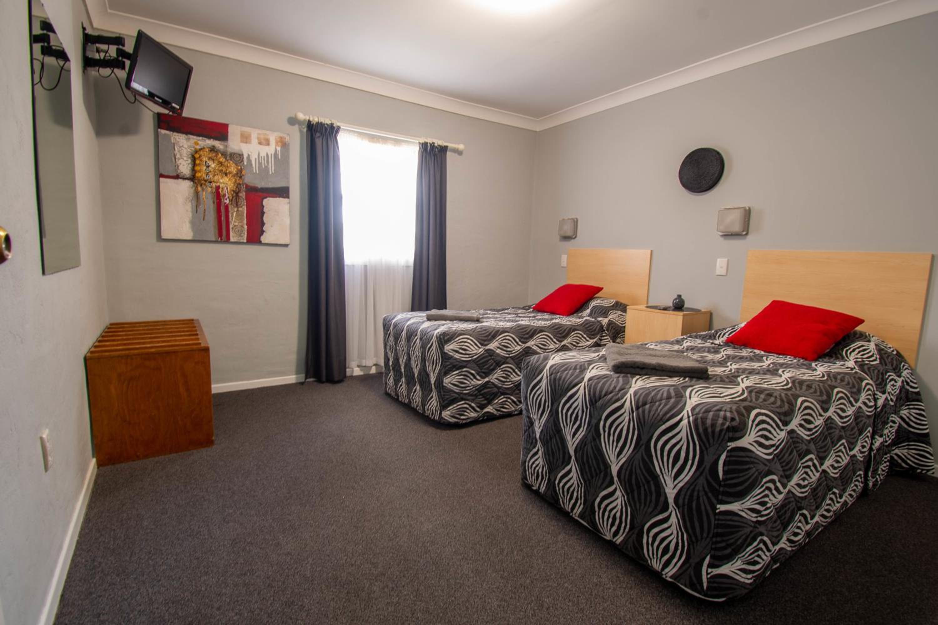 Family Room - Photo 11