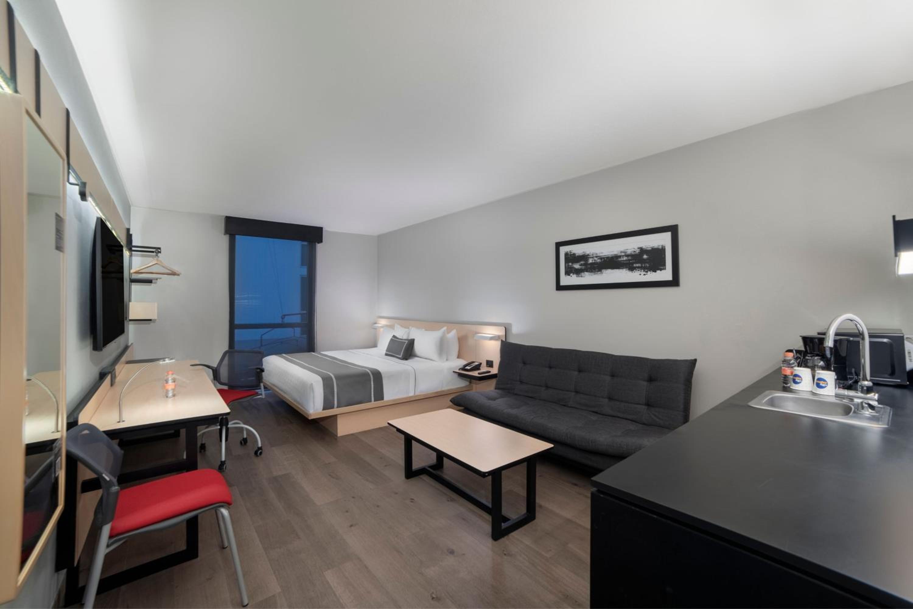 One-Bedroom King Suite with Sofa Bed  - Photo 1