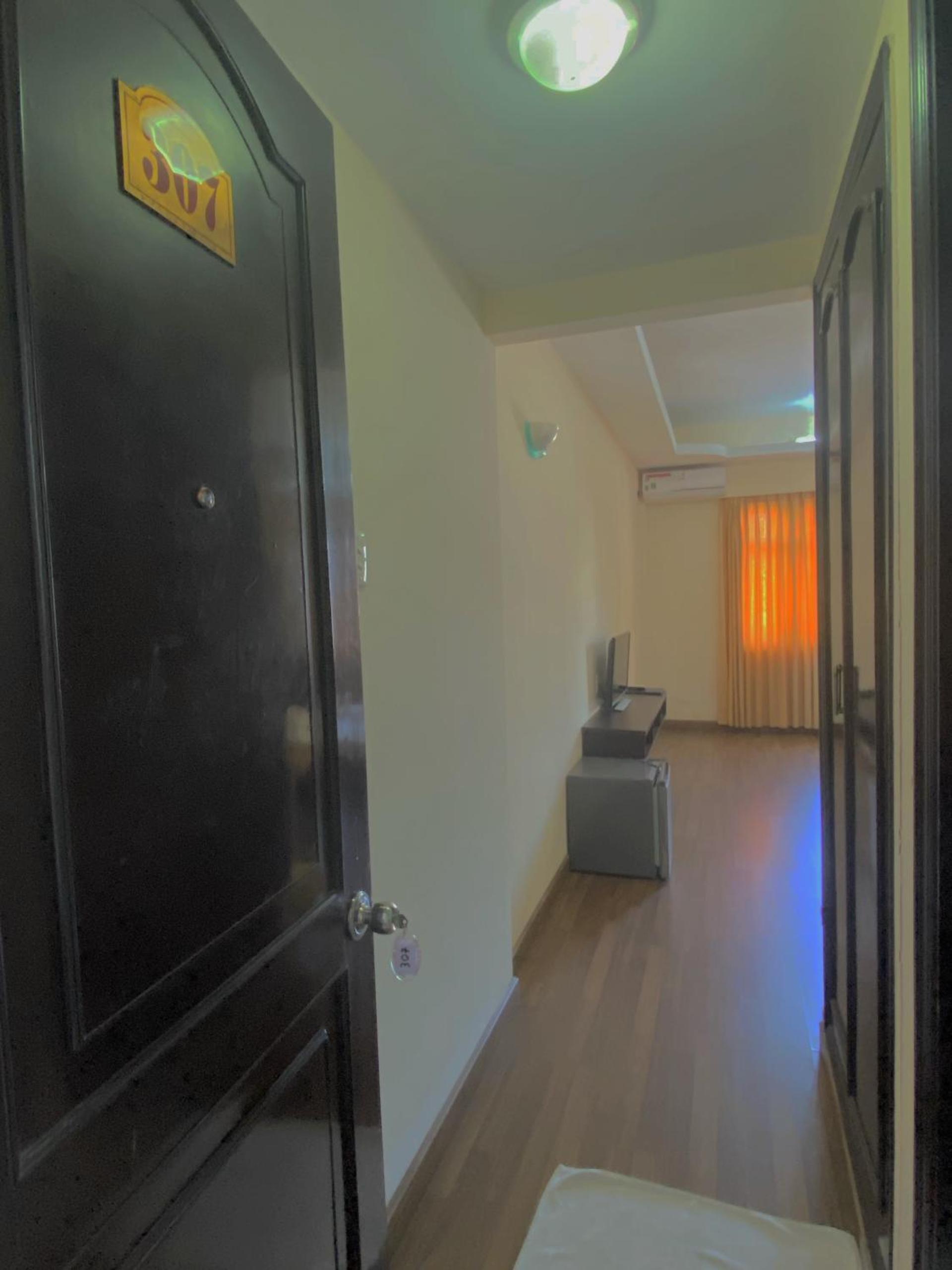 Standard Double Room - Photo 4
