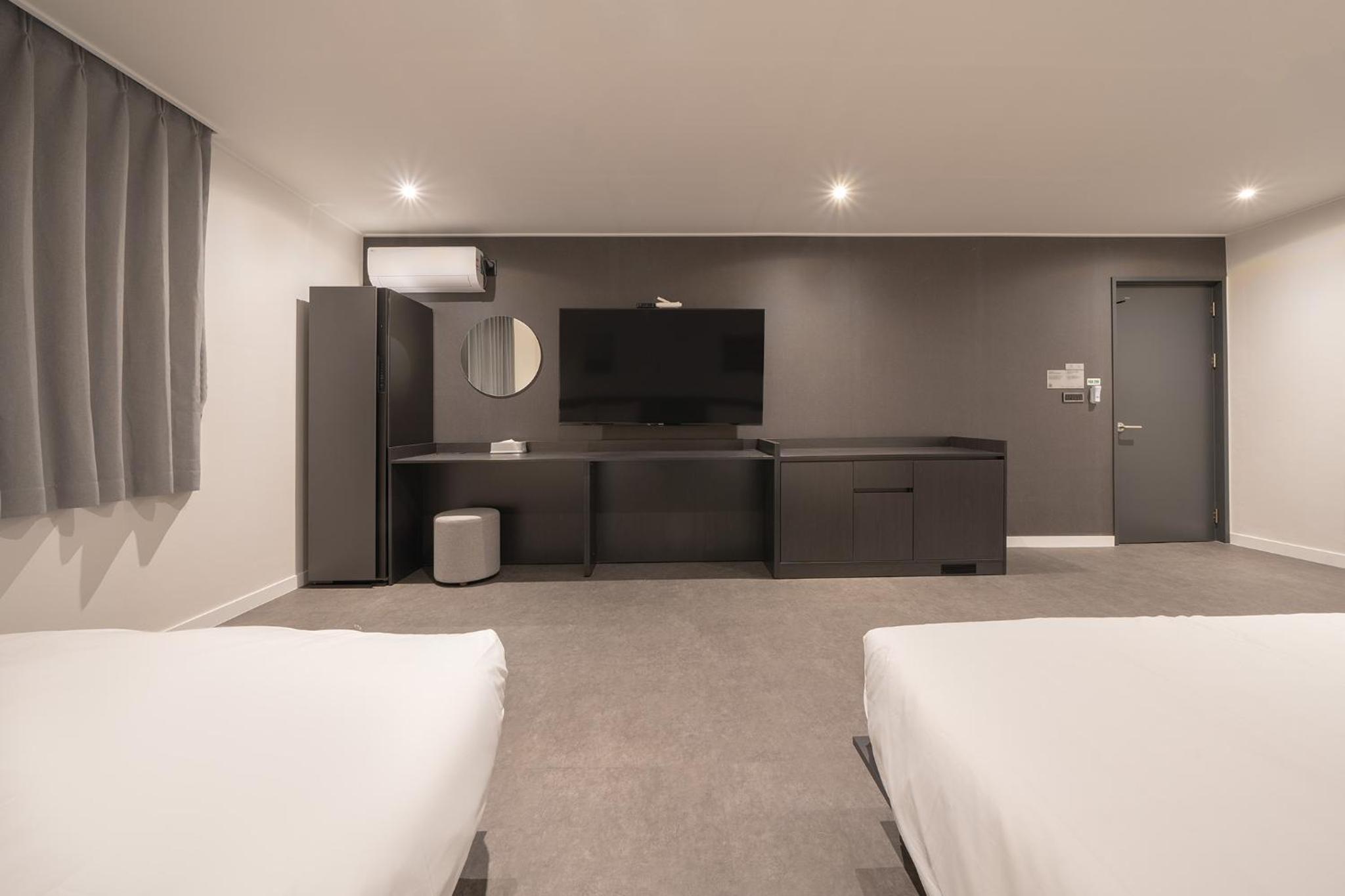 Deluxe Twin Room photo 3