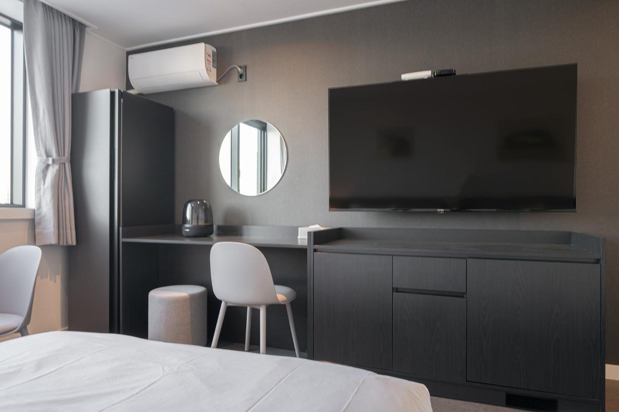 Deluxe Twin Room - Photo 11