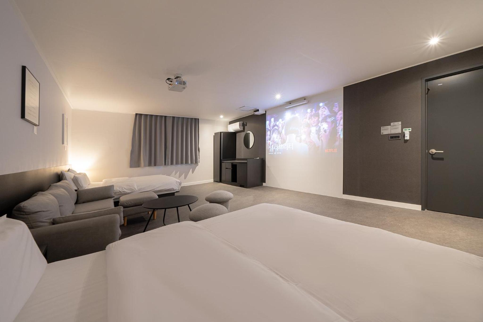 Superior Double Room With Beam Projector photo 3