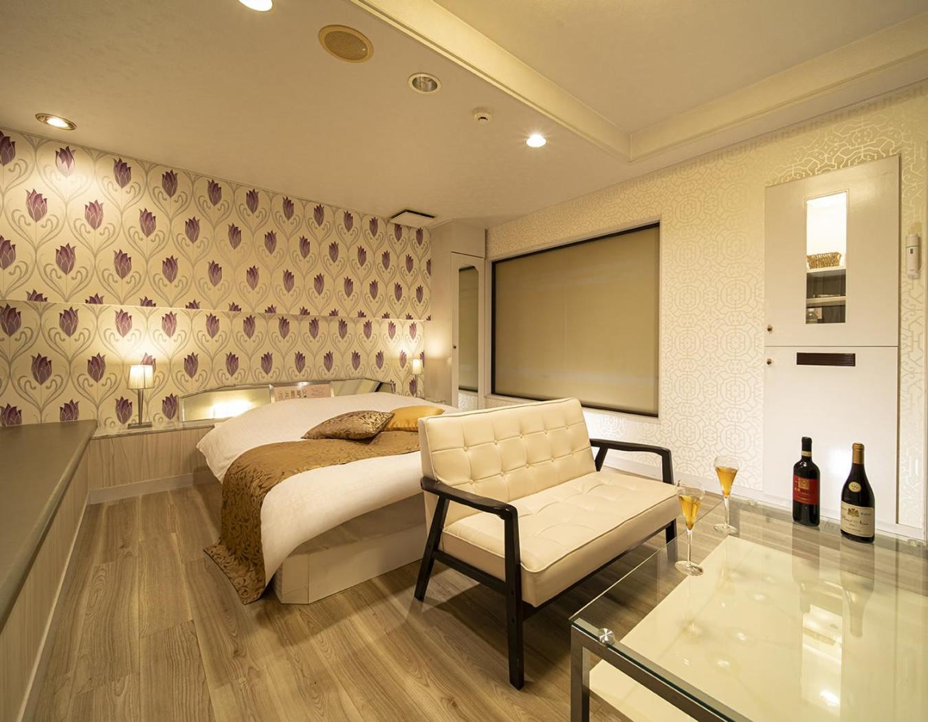 Standard Double Room - Photo 10