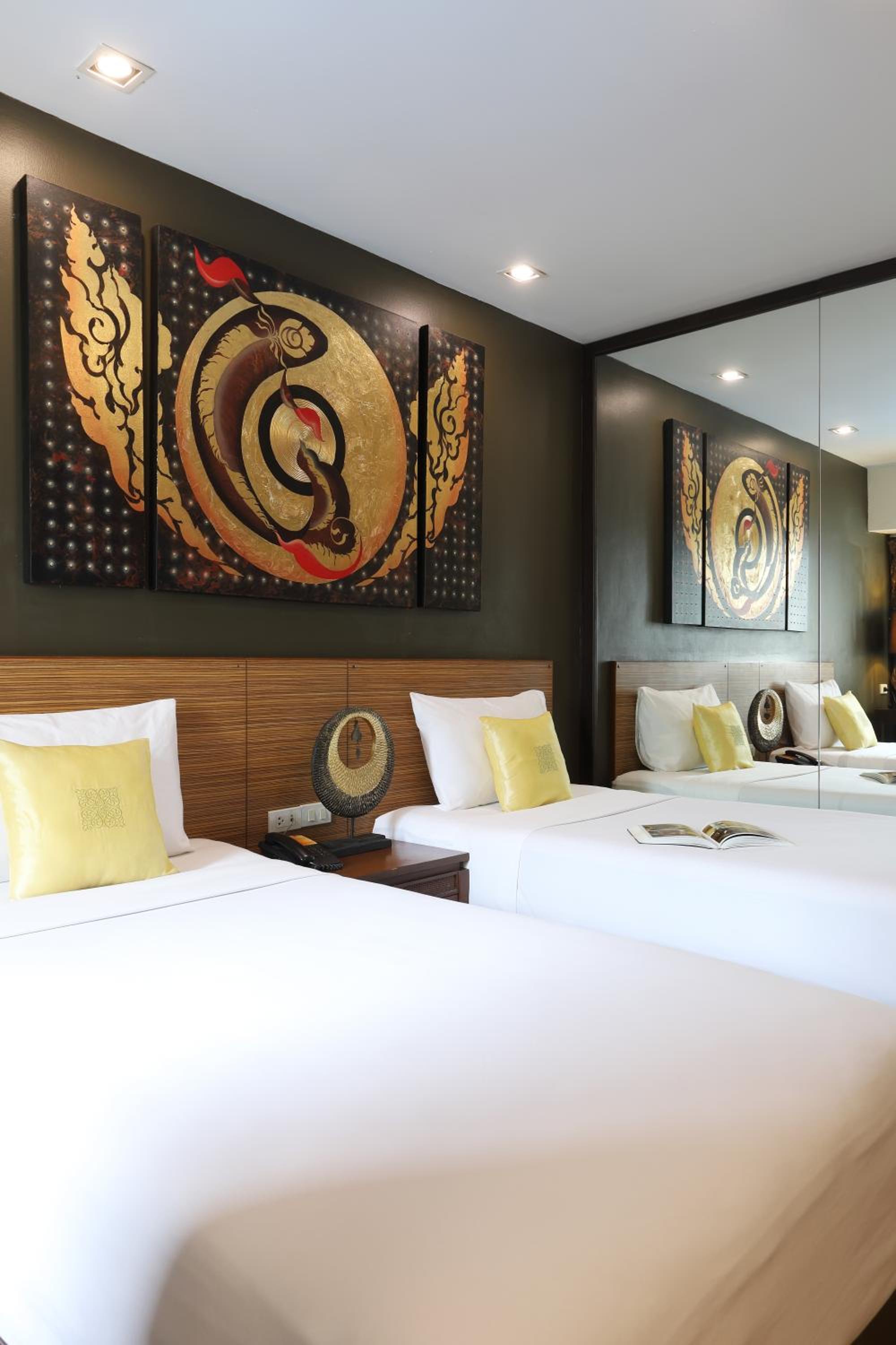Superb Deluxe Twin Room thumbnail 5