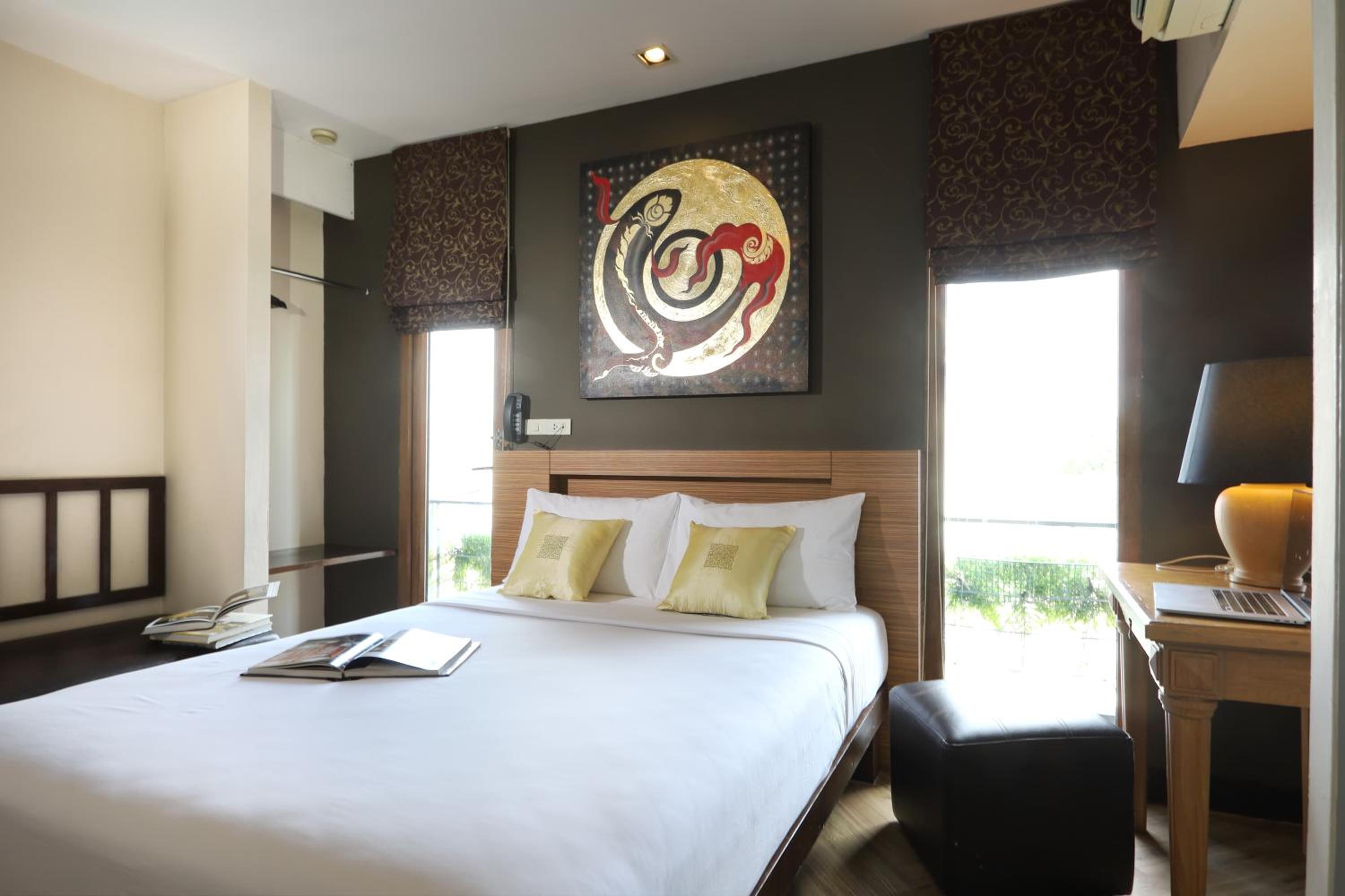 Double Premier Room thumbnail 5
